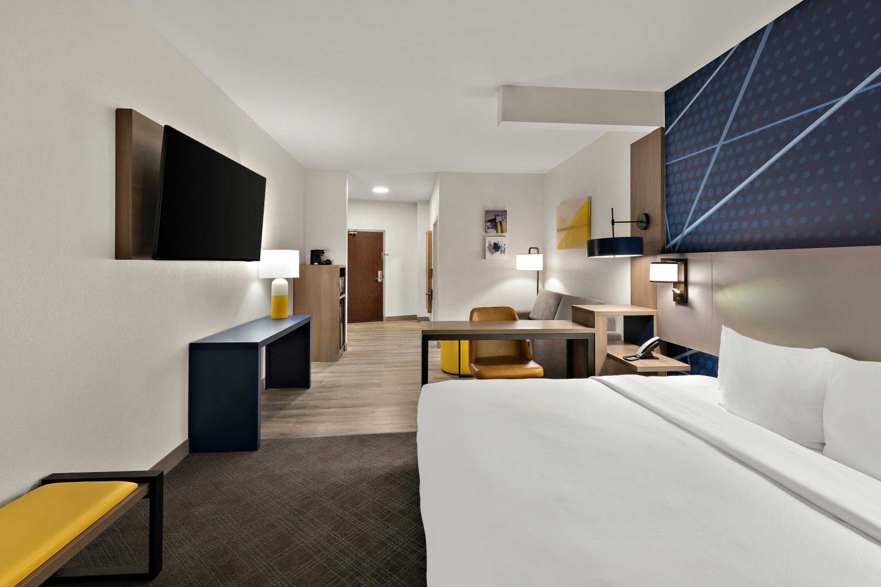 King Suite - Accessible/Non-Smoking photo 1