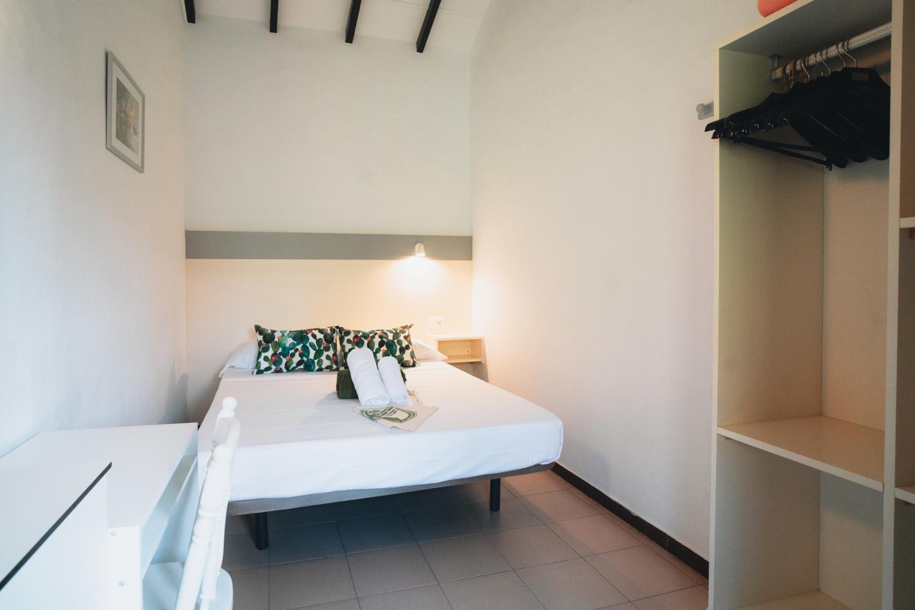 Habitación Doble o con Dos Camas con Baño Compartido