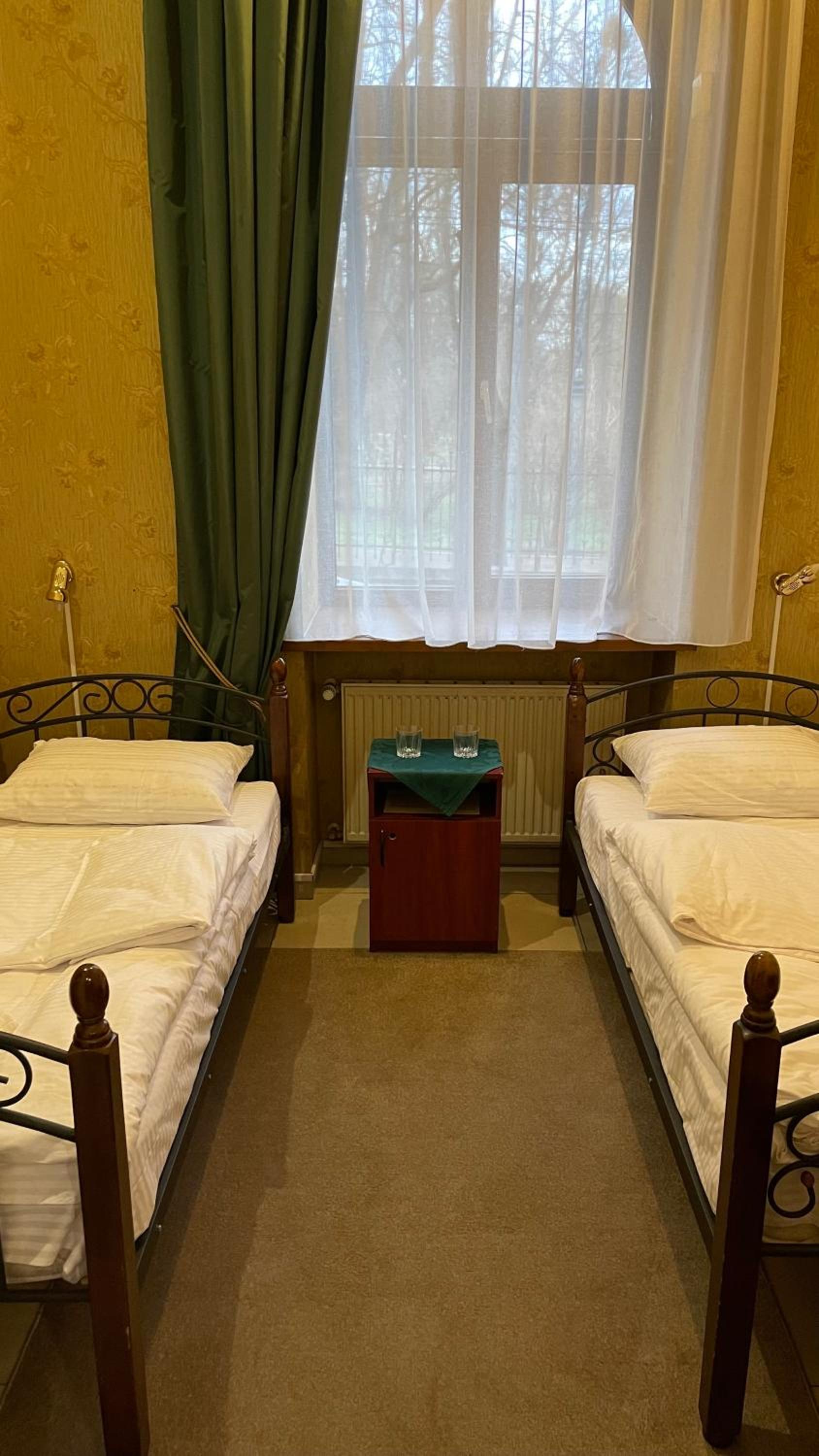 Twin Room with Private External Bathroom