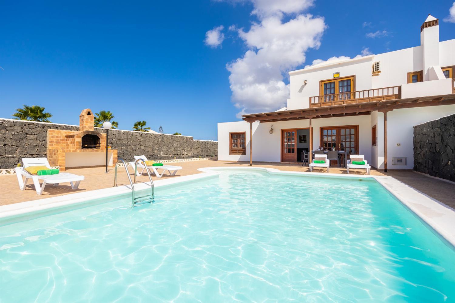 Villa de Tres Habitaciones