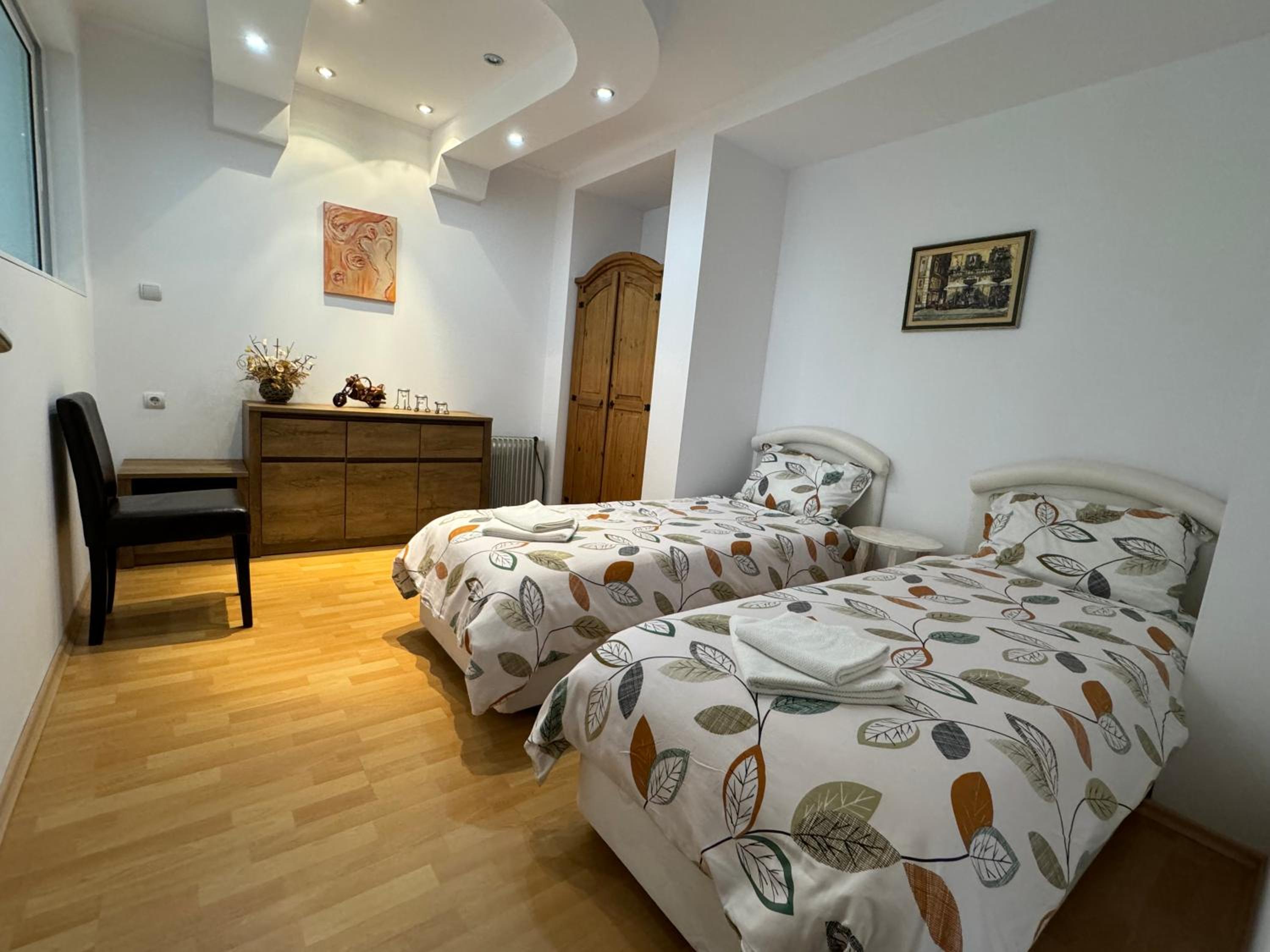Apartment - Split Level - Photo 7