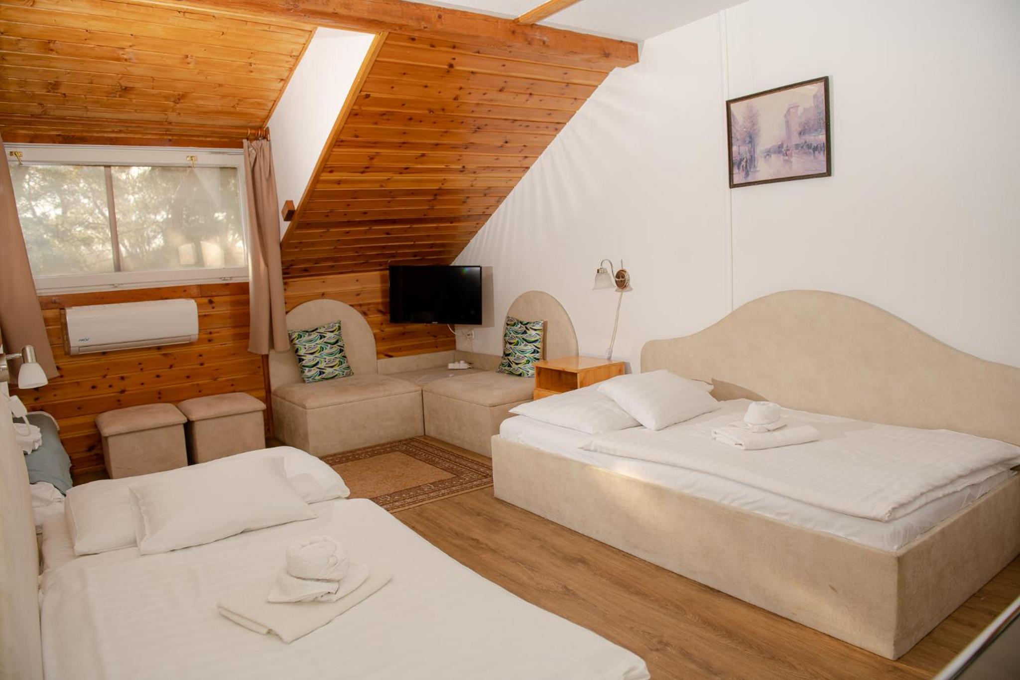 Quadruple Room photo 2