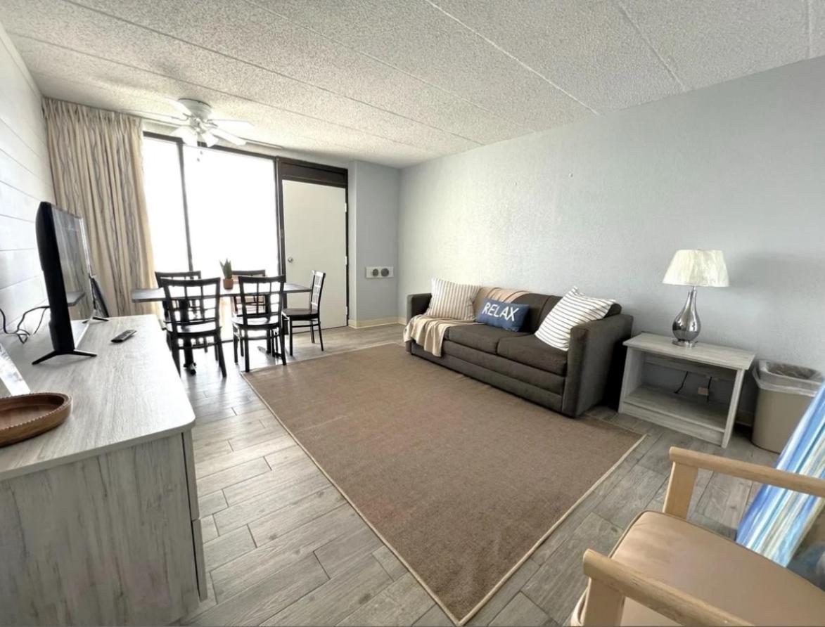 Deluxe Suite with Sea View photo 2