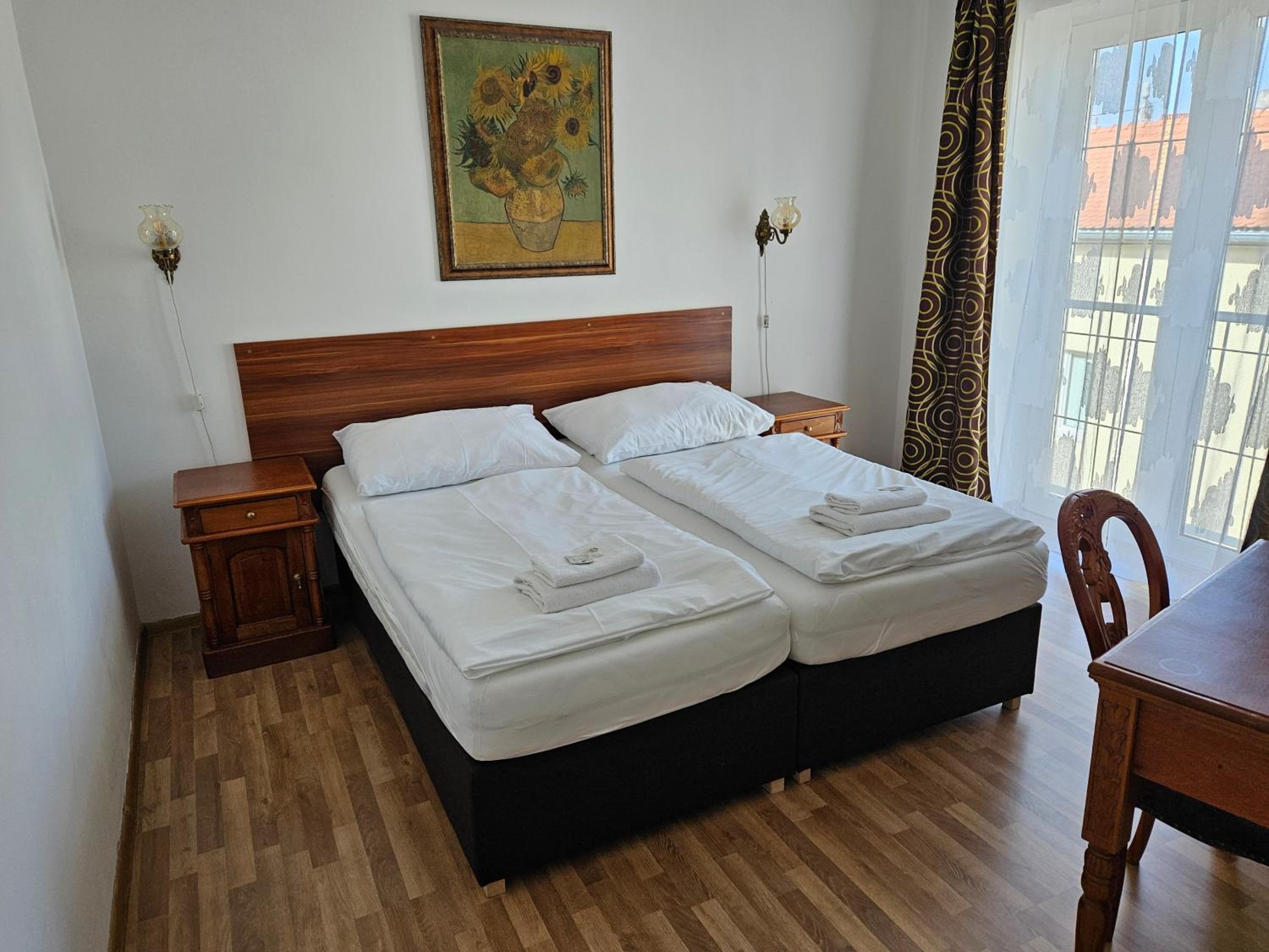 Deluxe Triple Room with Sofa - Photo 1