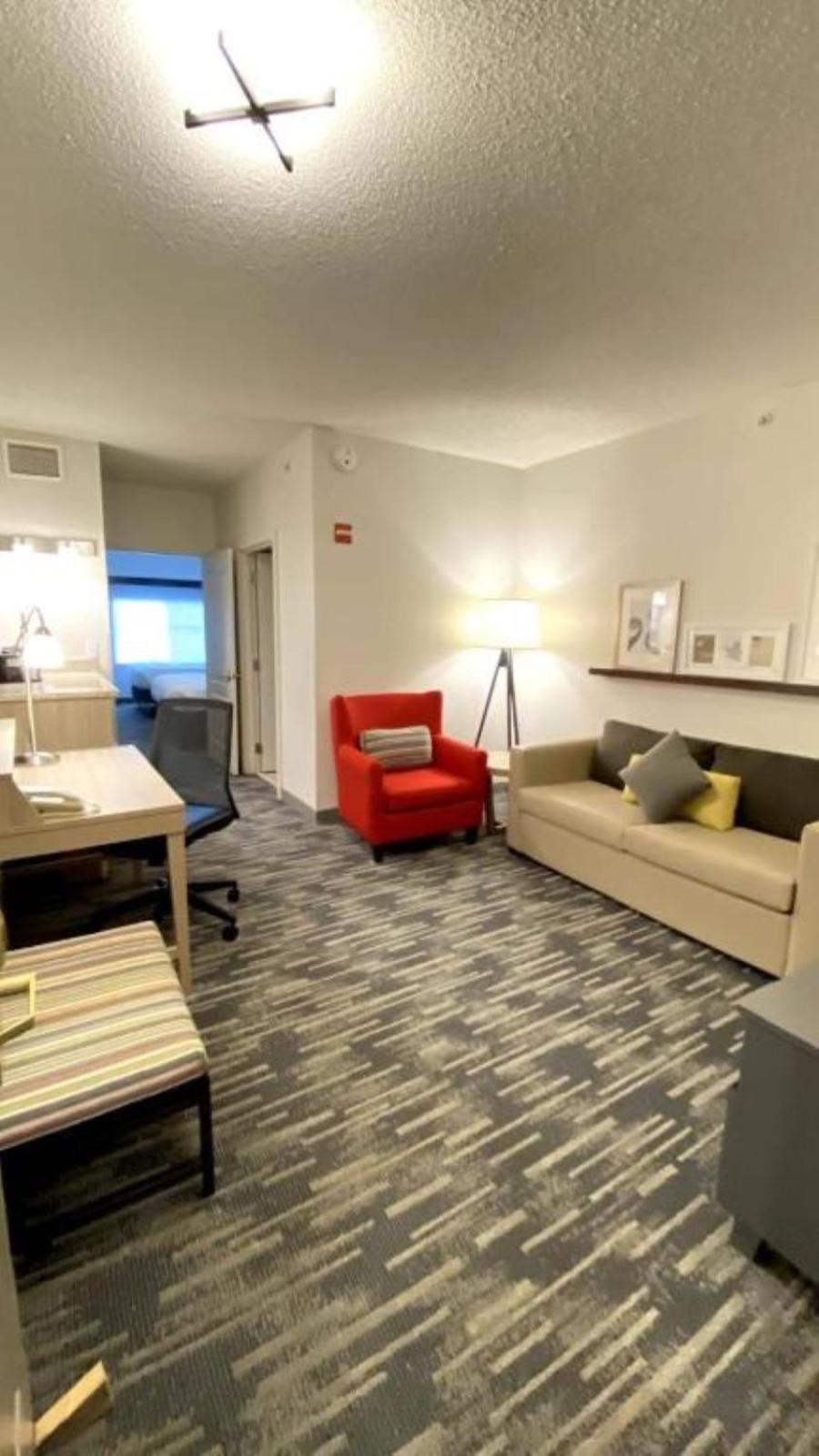 One-Bedroom Suite with Two Queen Beds - Non-Smoking - Photo 7