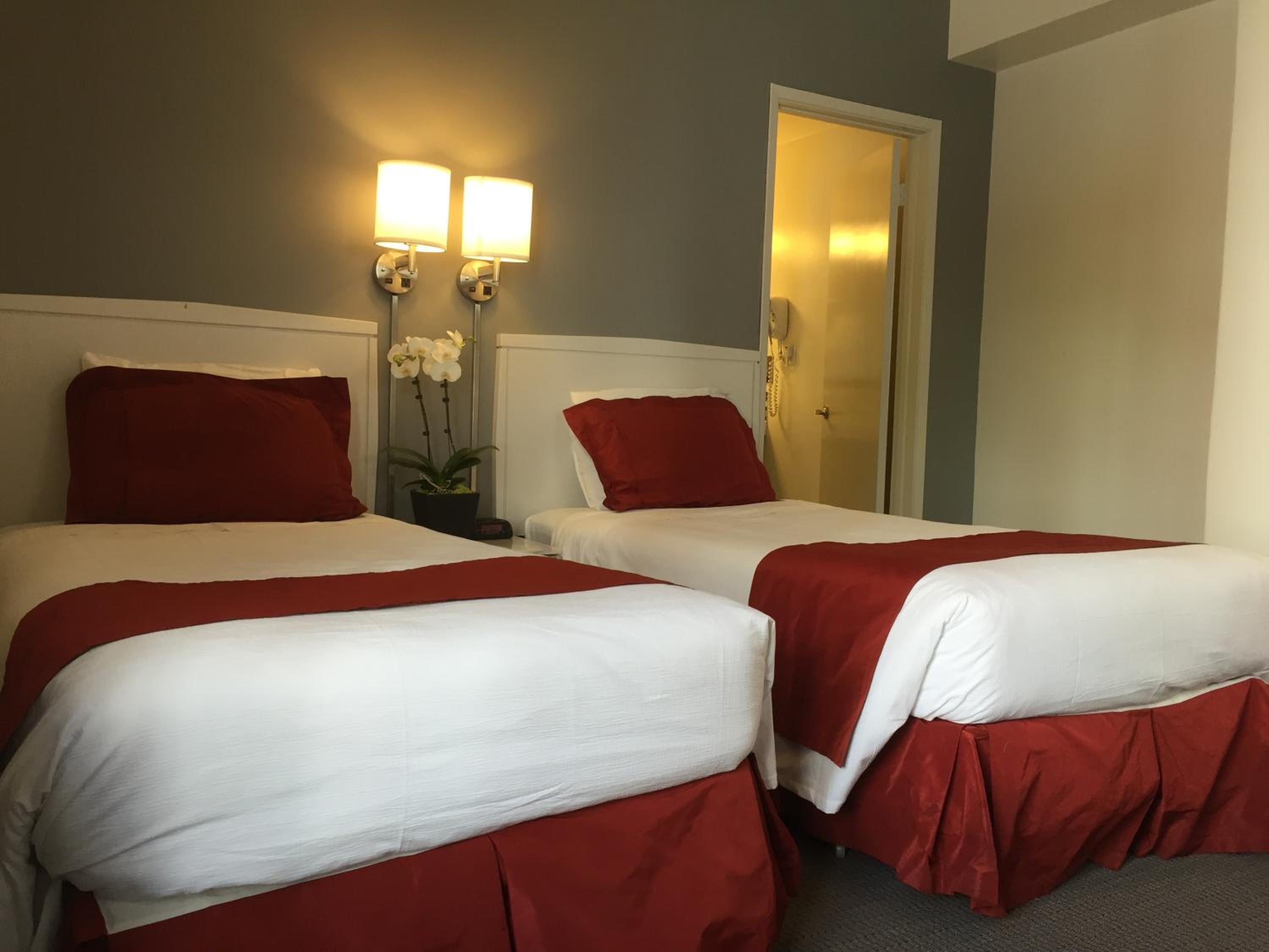 Twin Room - Photo 6