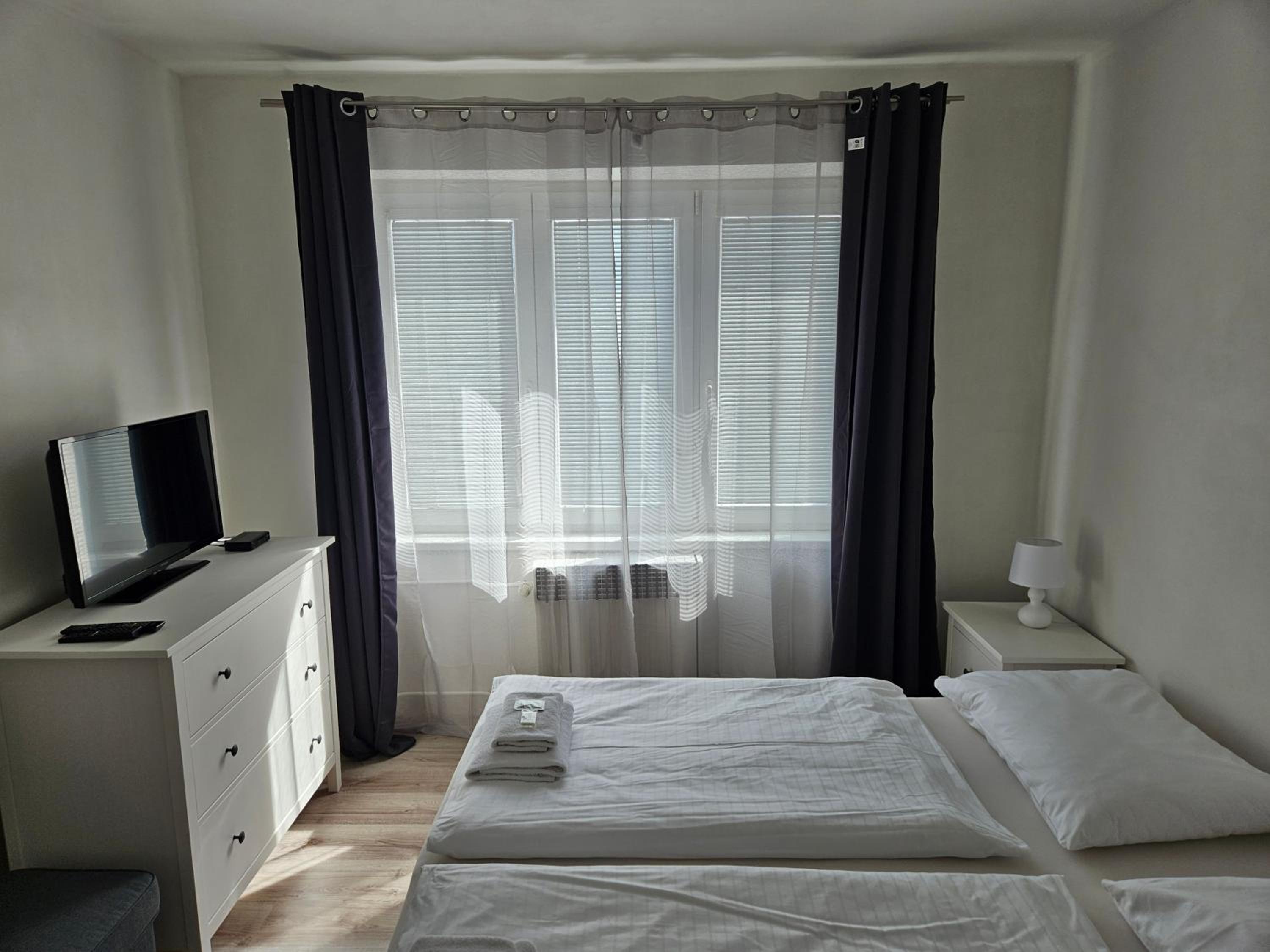 Double or Twin Room - Photo 3