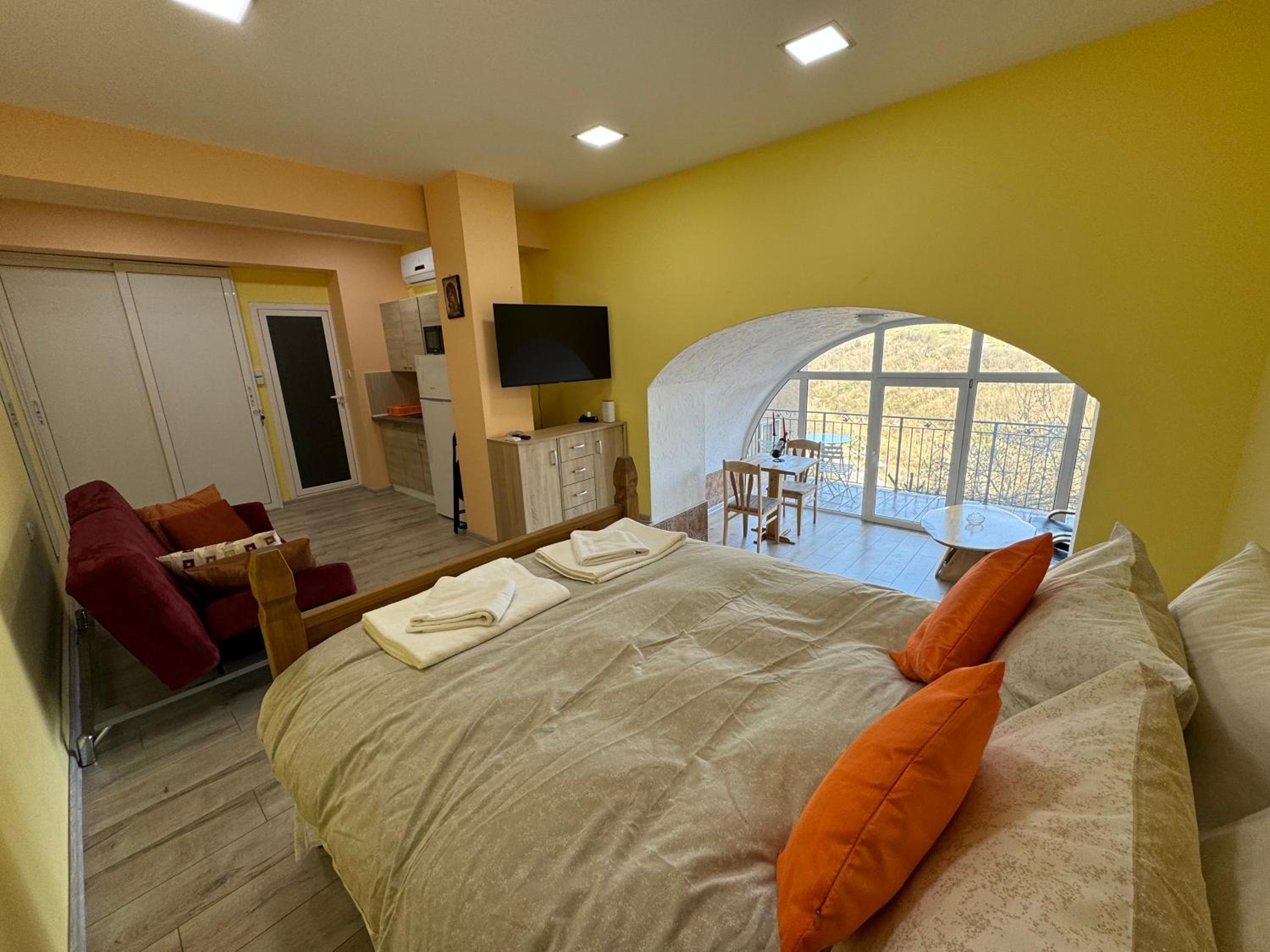 Apartment - Split Level - Photo 9
