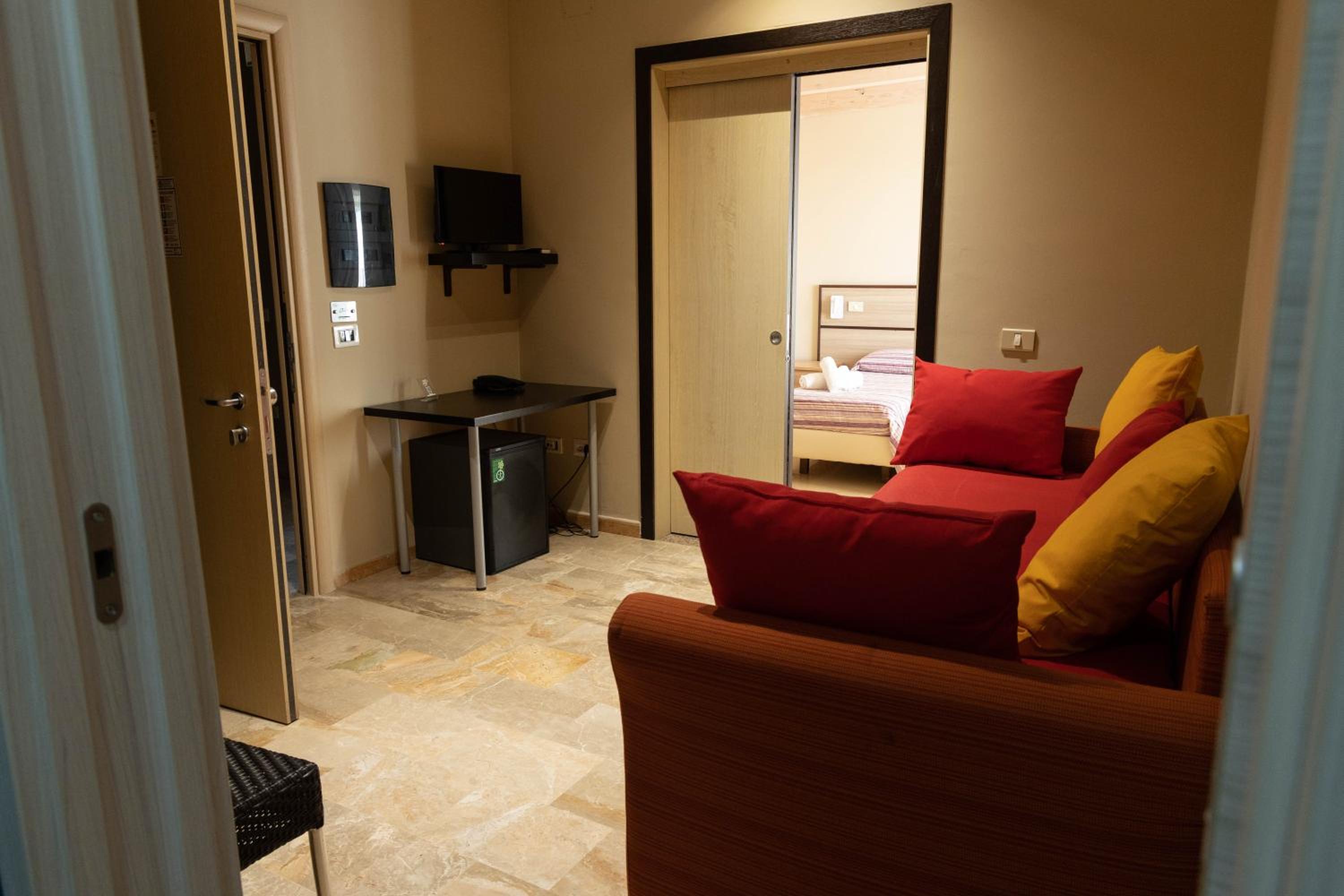 Standard Triple Room - Photo 1
