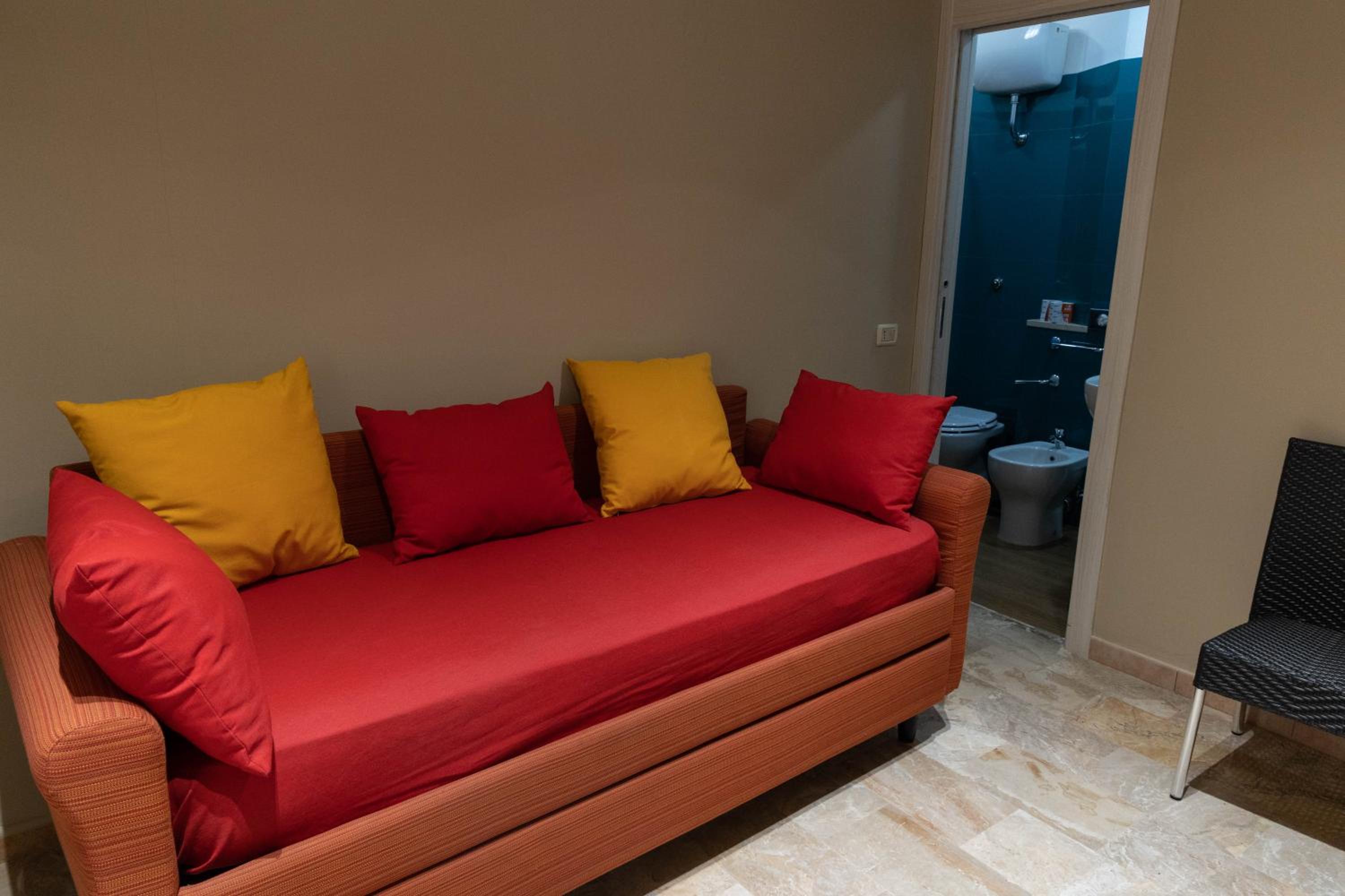 Standard Triple Room - Photo 4