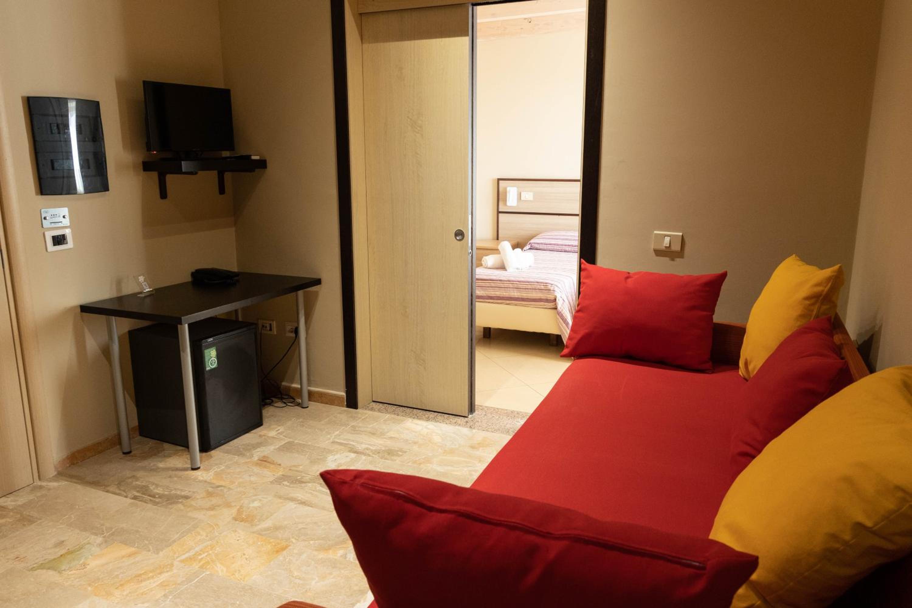 Standard Triple Room - Photo 2