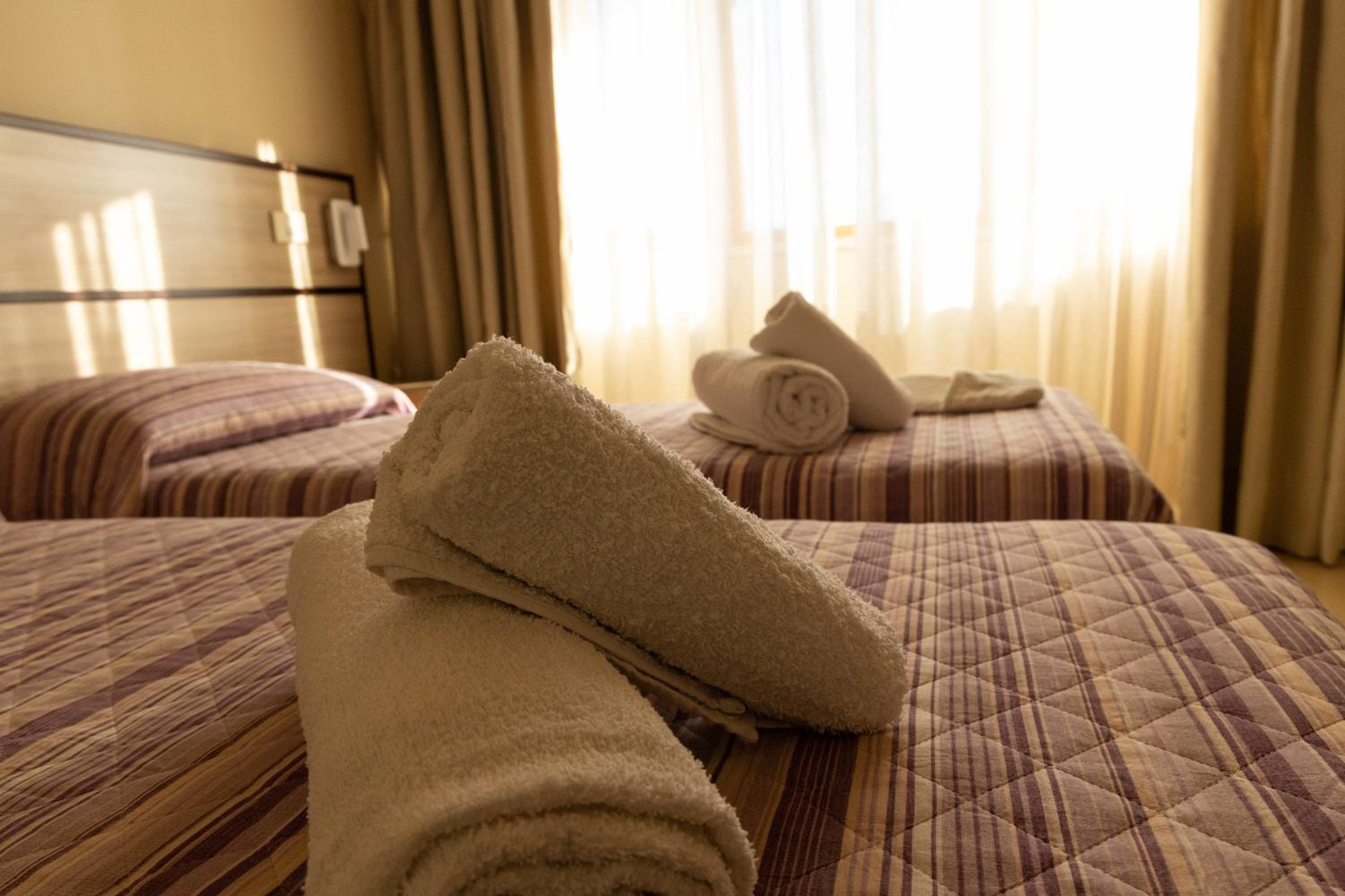 Standard Triple Room - Photo 3
