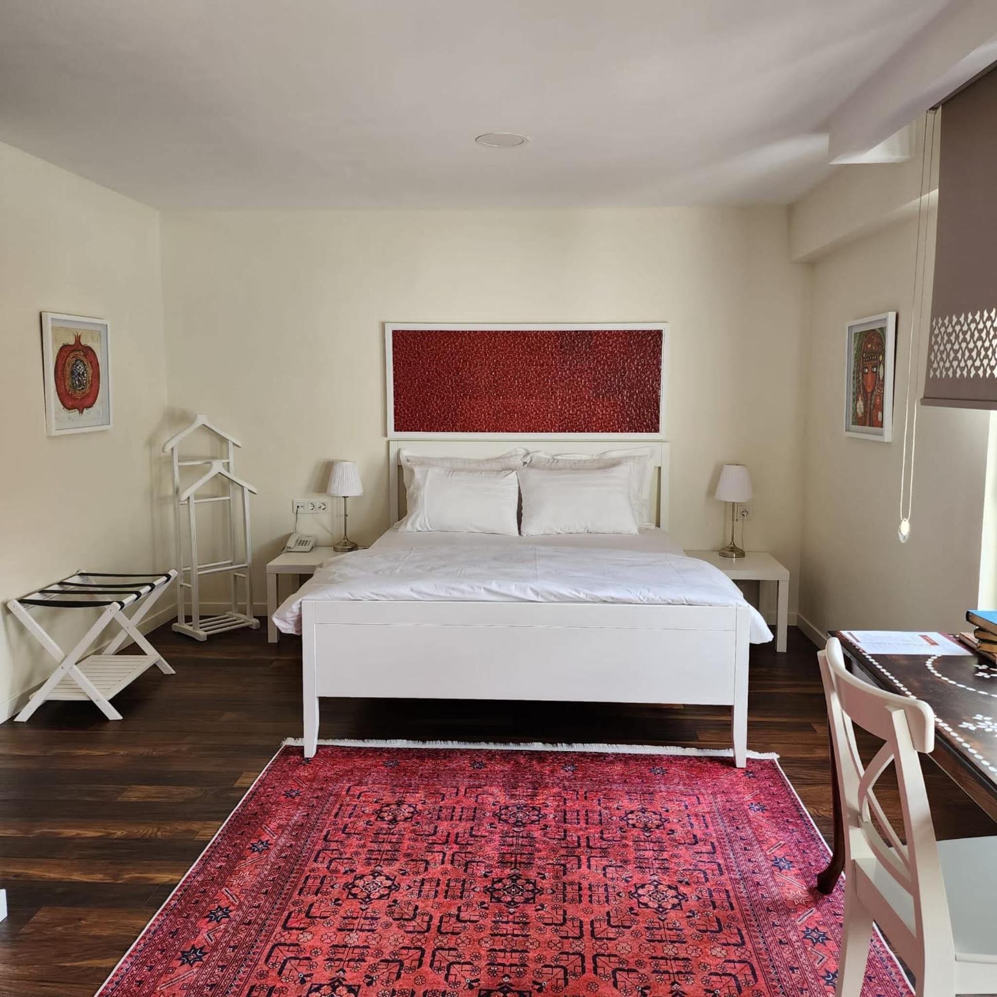 Deluxe Room - Photo 27