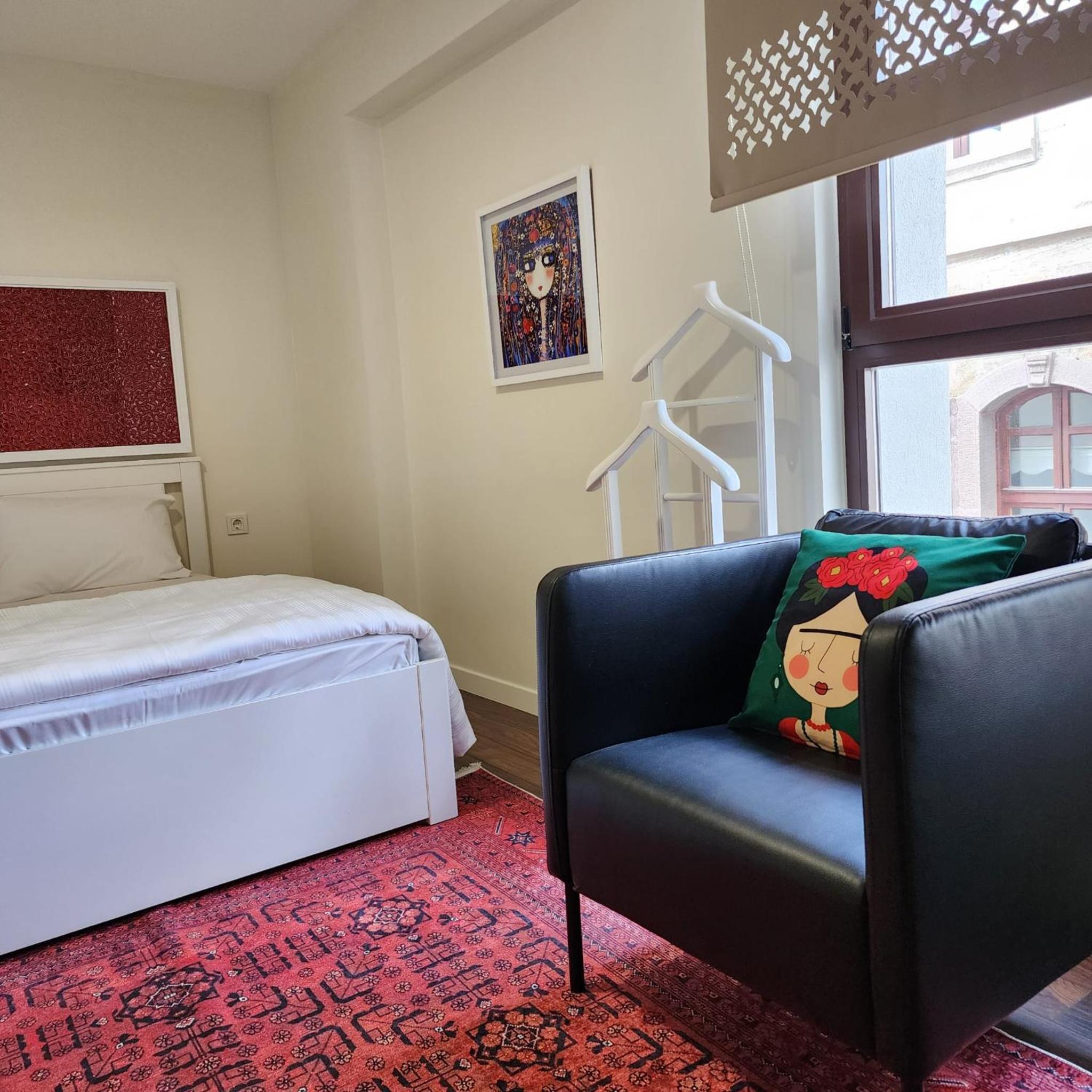 Double Room - Photo 6