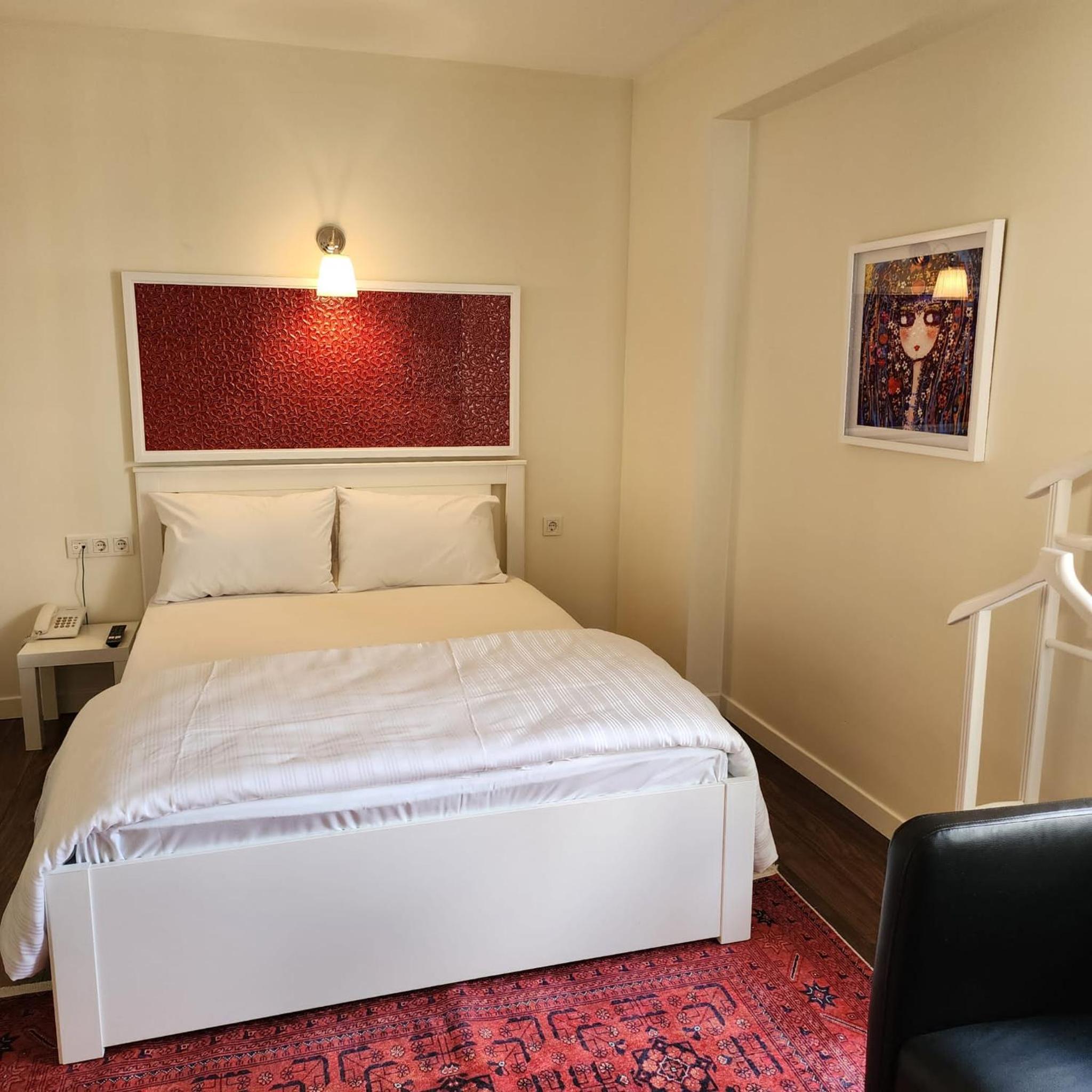 Double Room - Photo 4