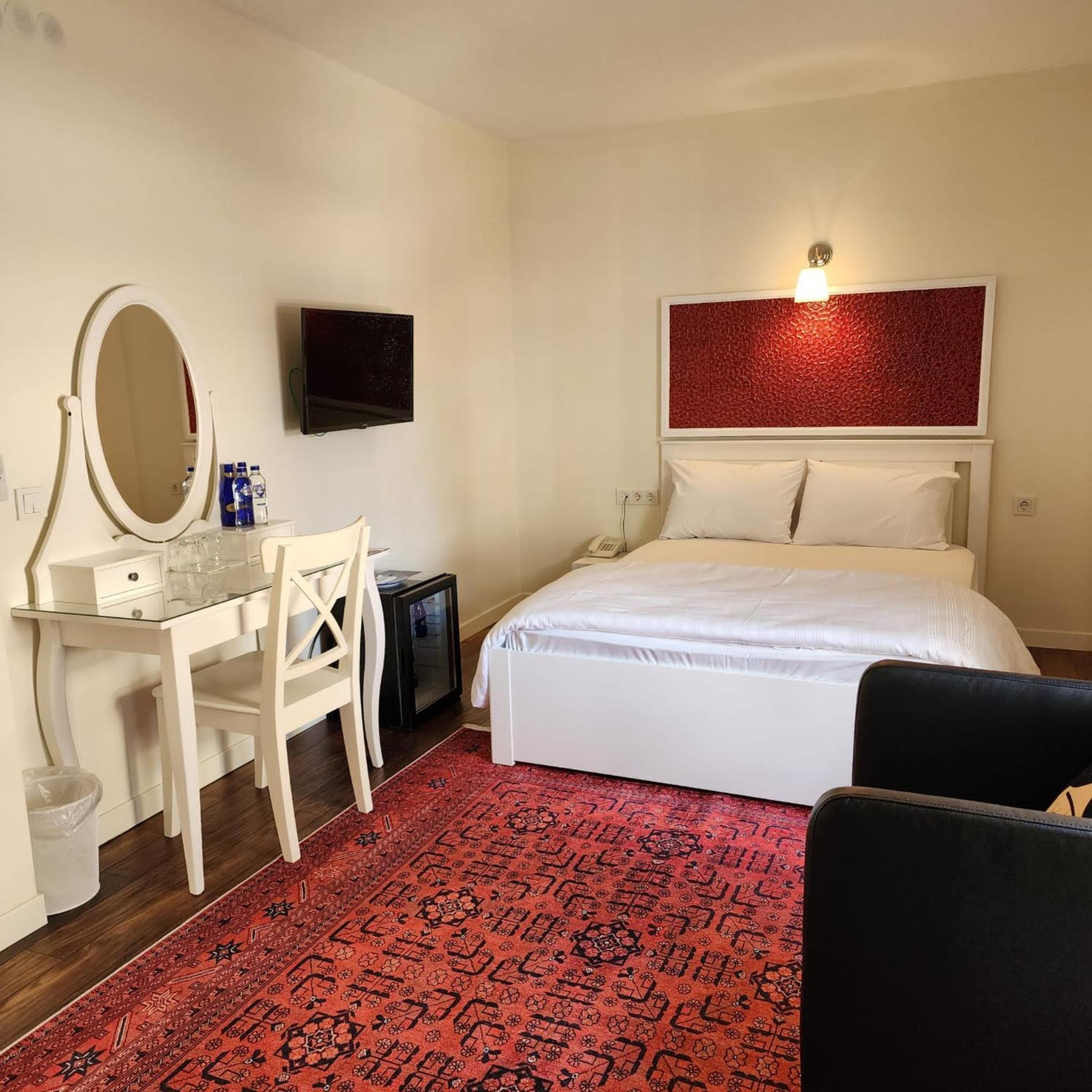 Double Room - Photo 3