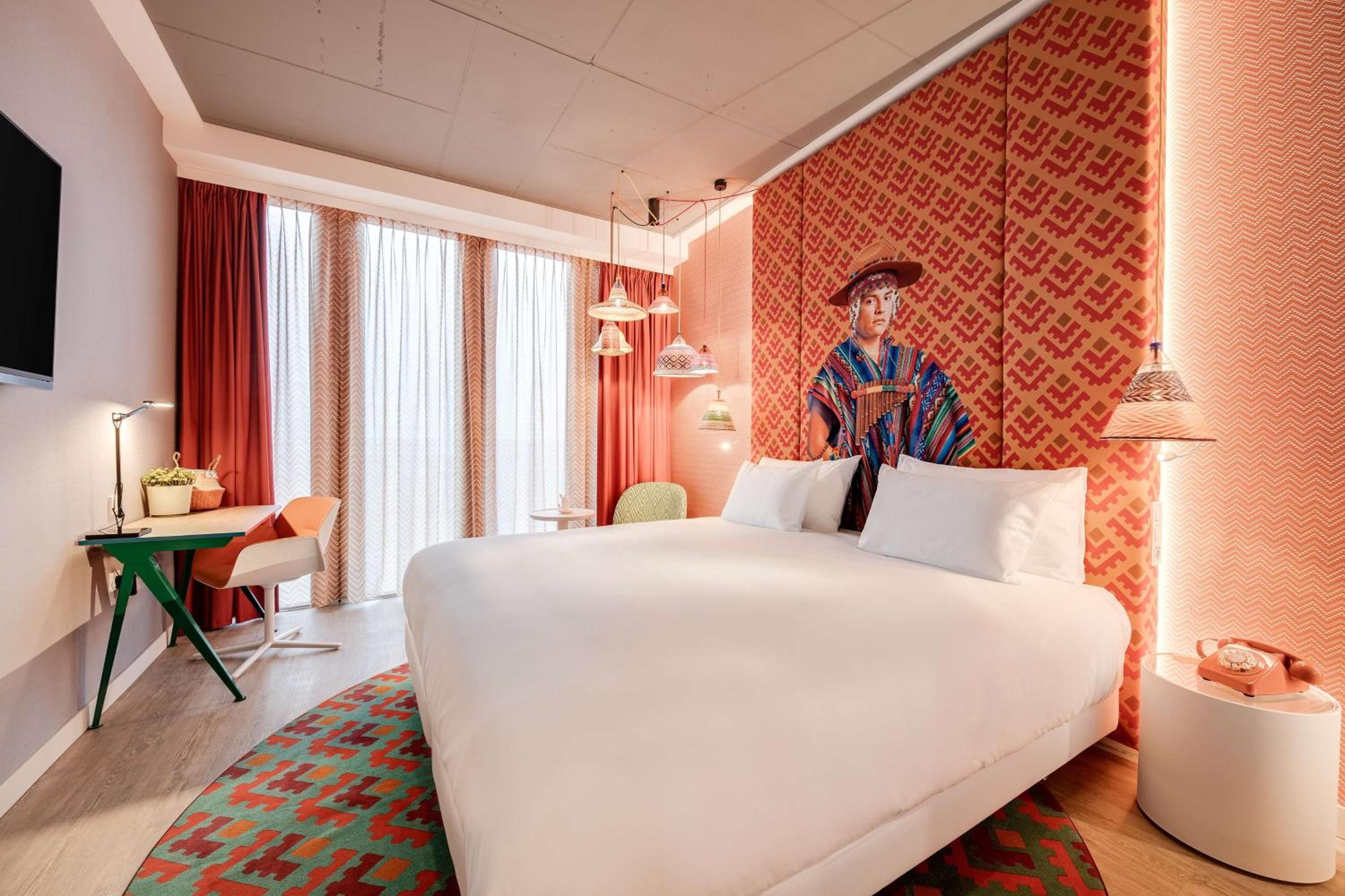 nhow Double or Twin Room - Photo 5