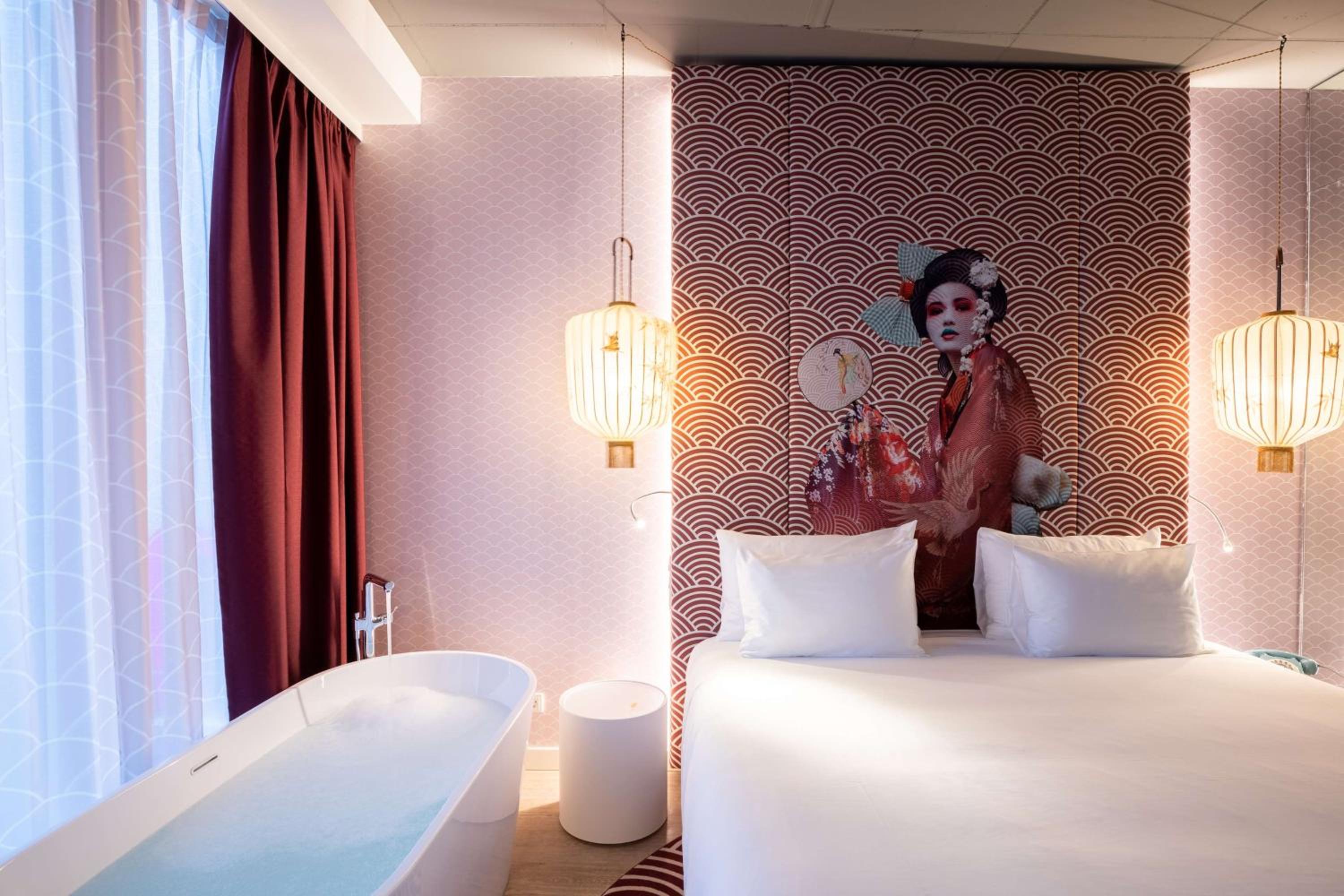 nhow Premium Room with View and Bath - Photo 5