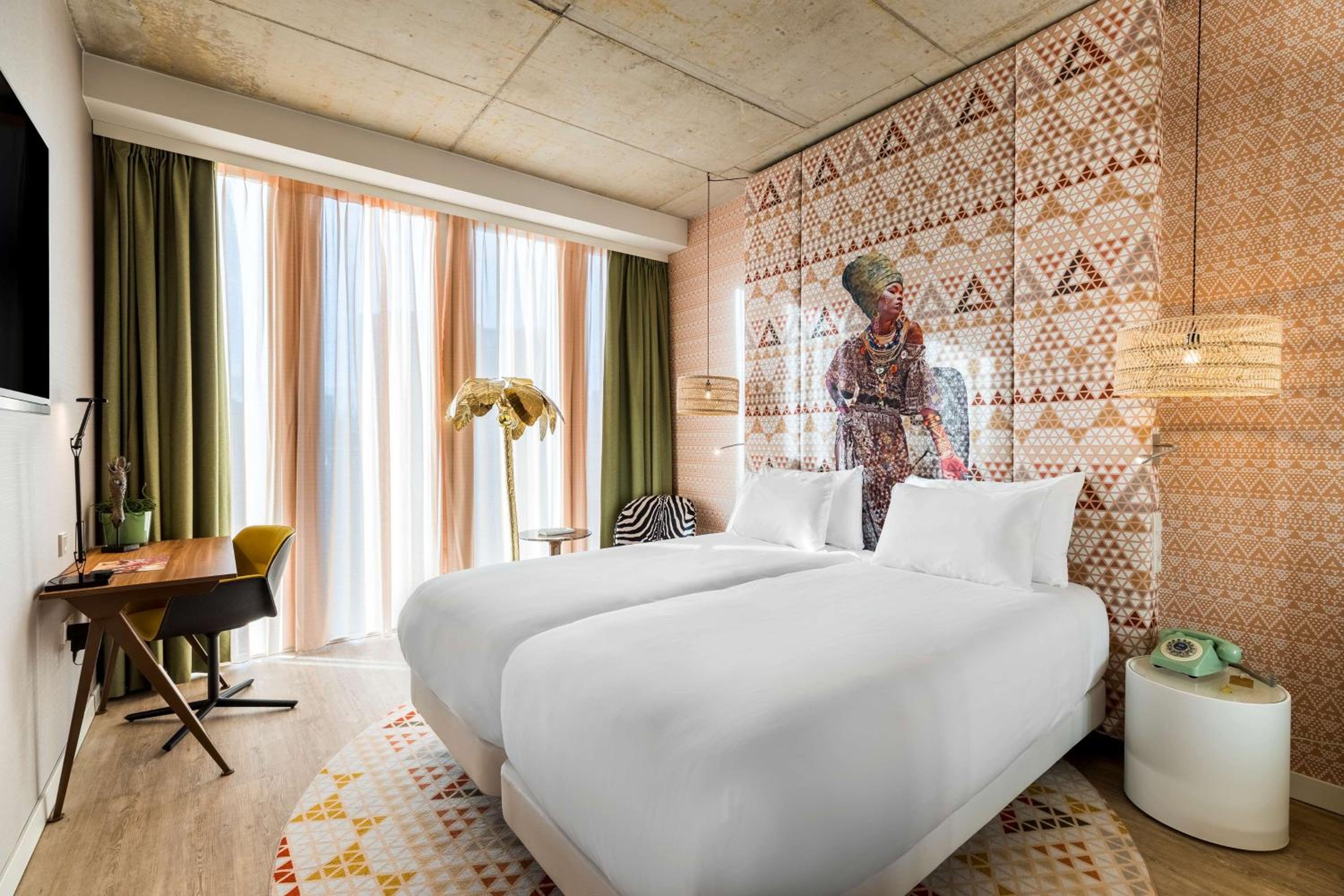nhow Double or Twin Room - Photo 1