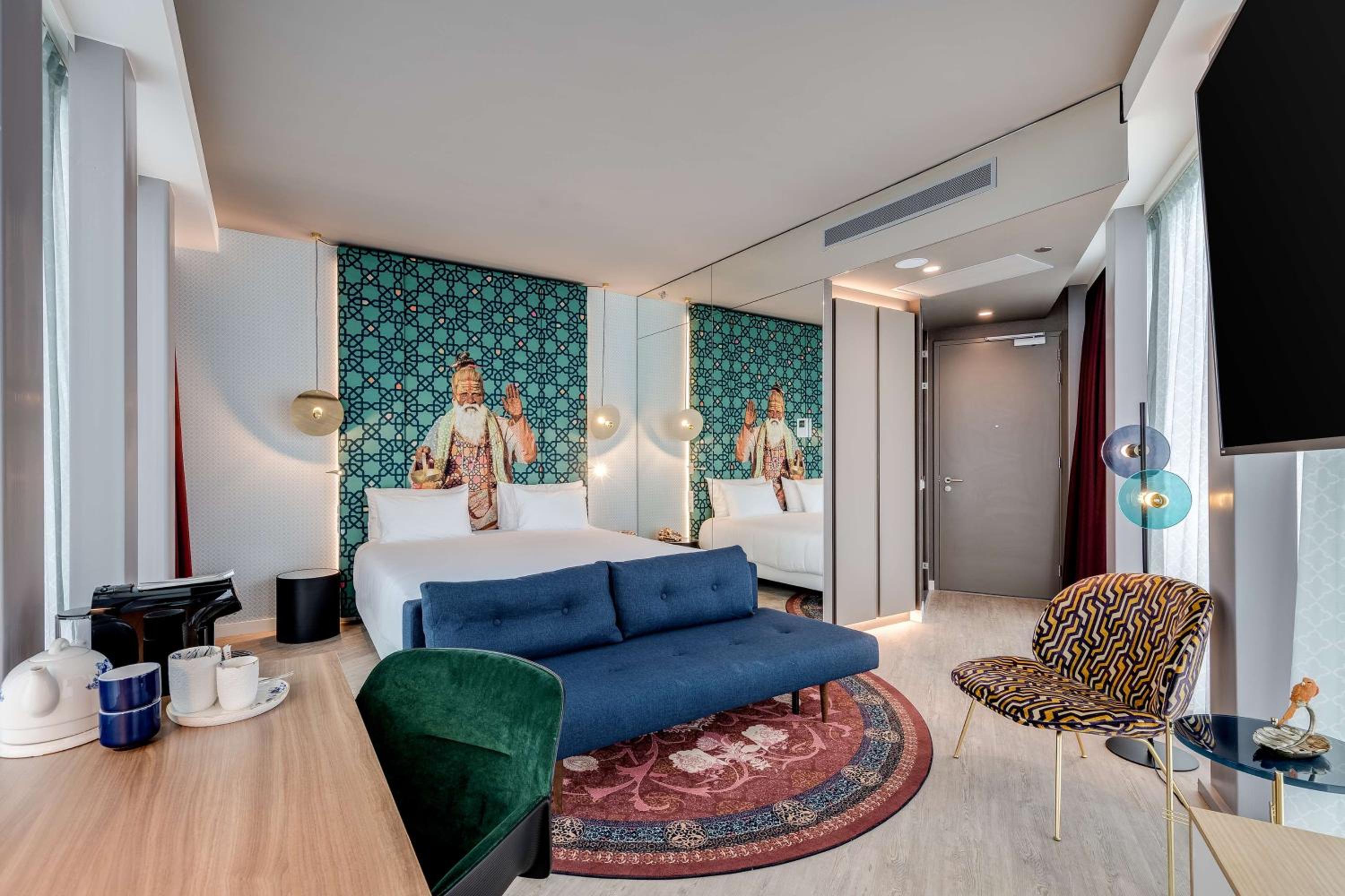 nhow Premium Double Room with View - Photo 5