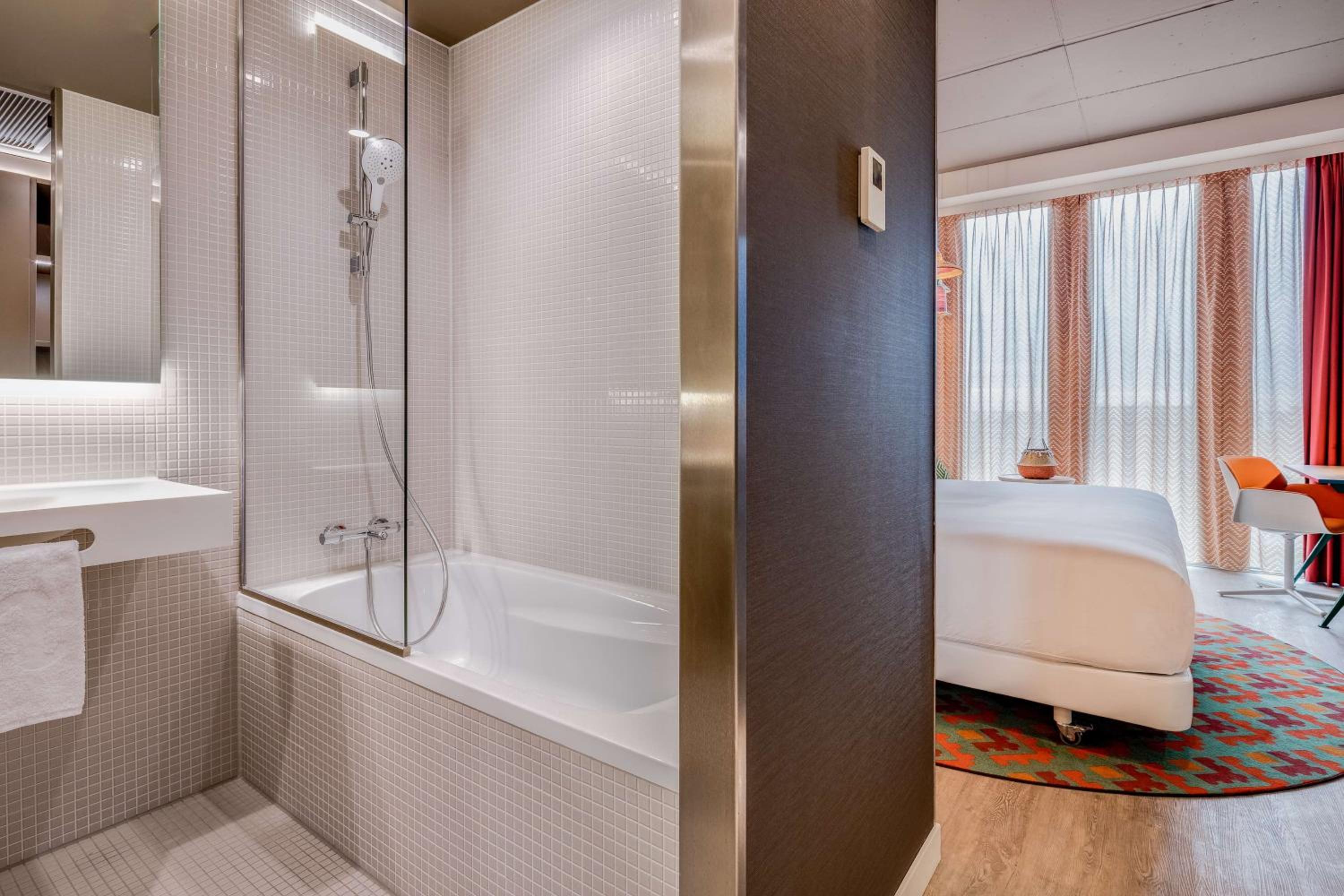 nhow Double or Twin Room - Photo 7