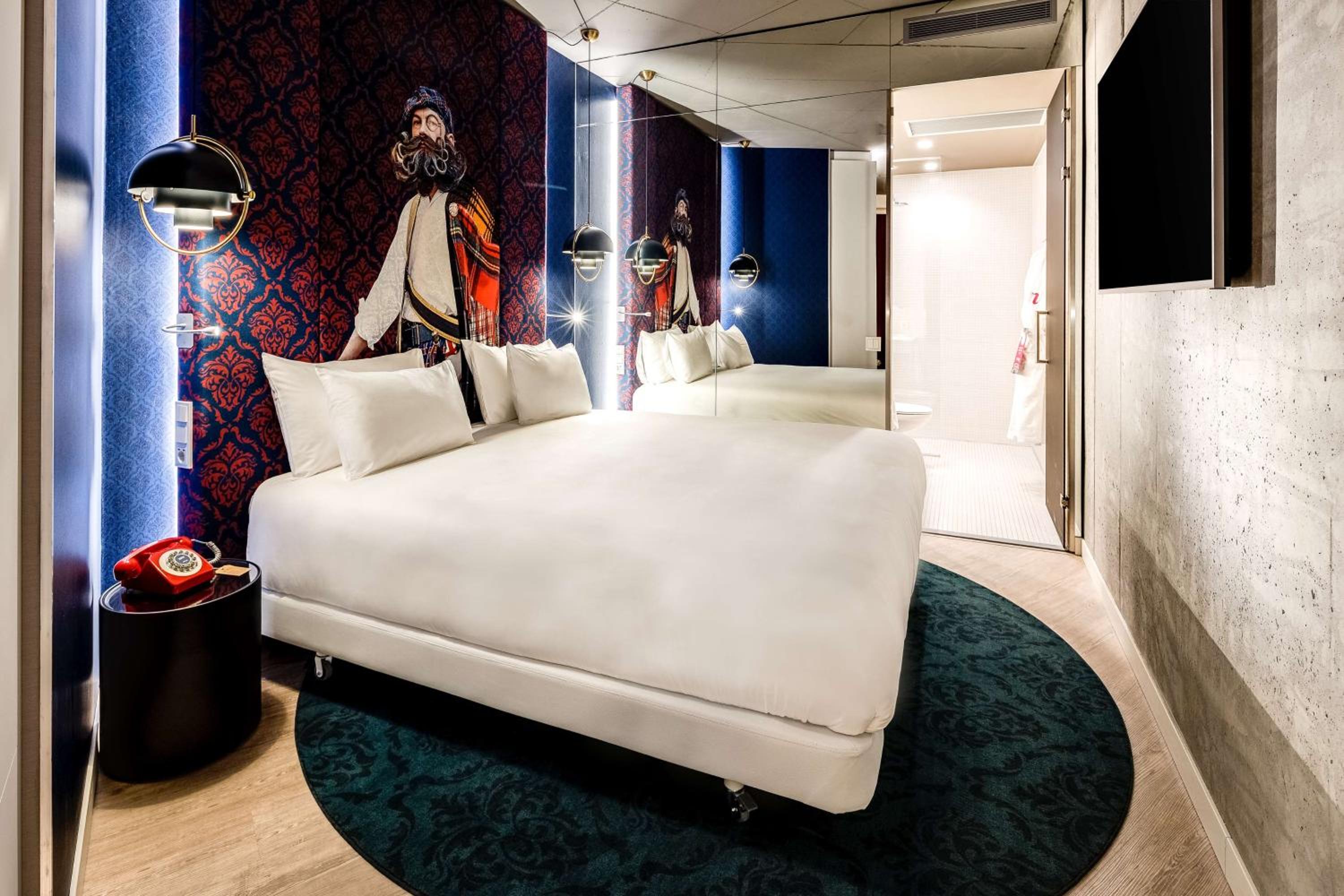 nhow Premium Double Room with View - Photo 13