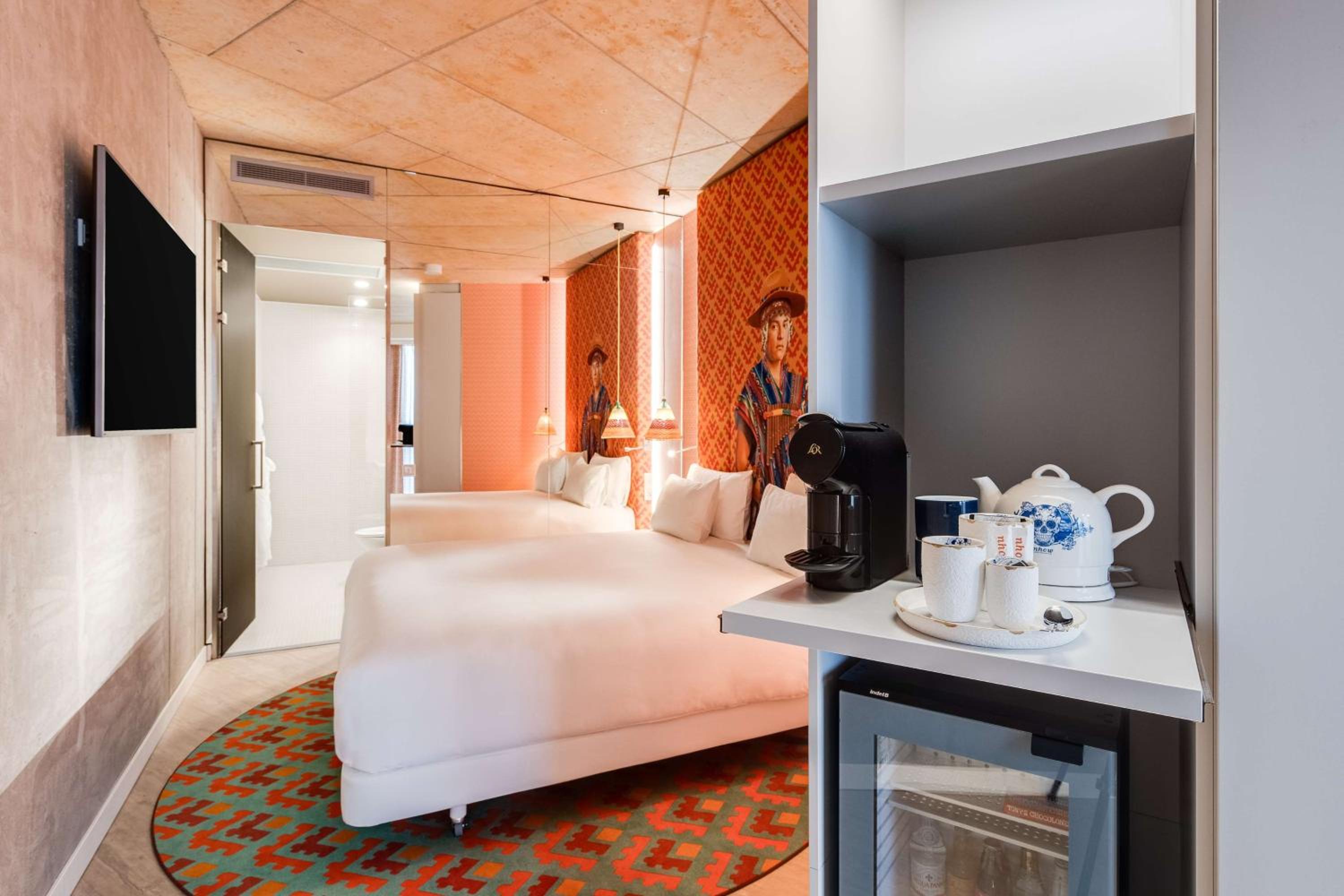 nhow Premium Double Room with View - Photo 3