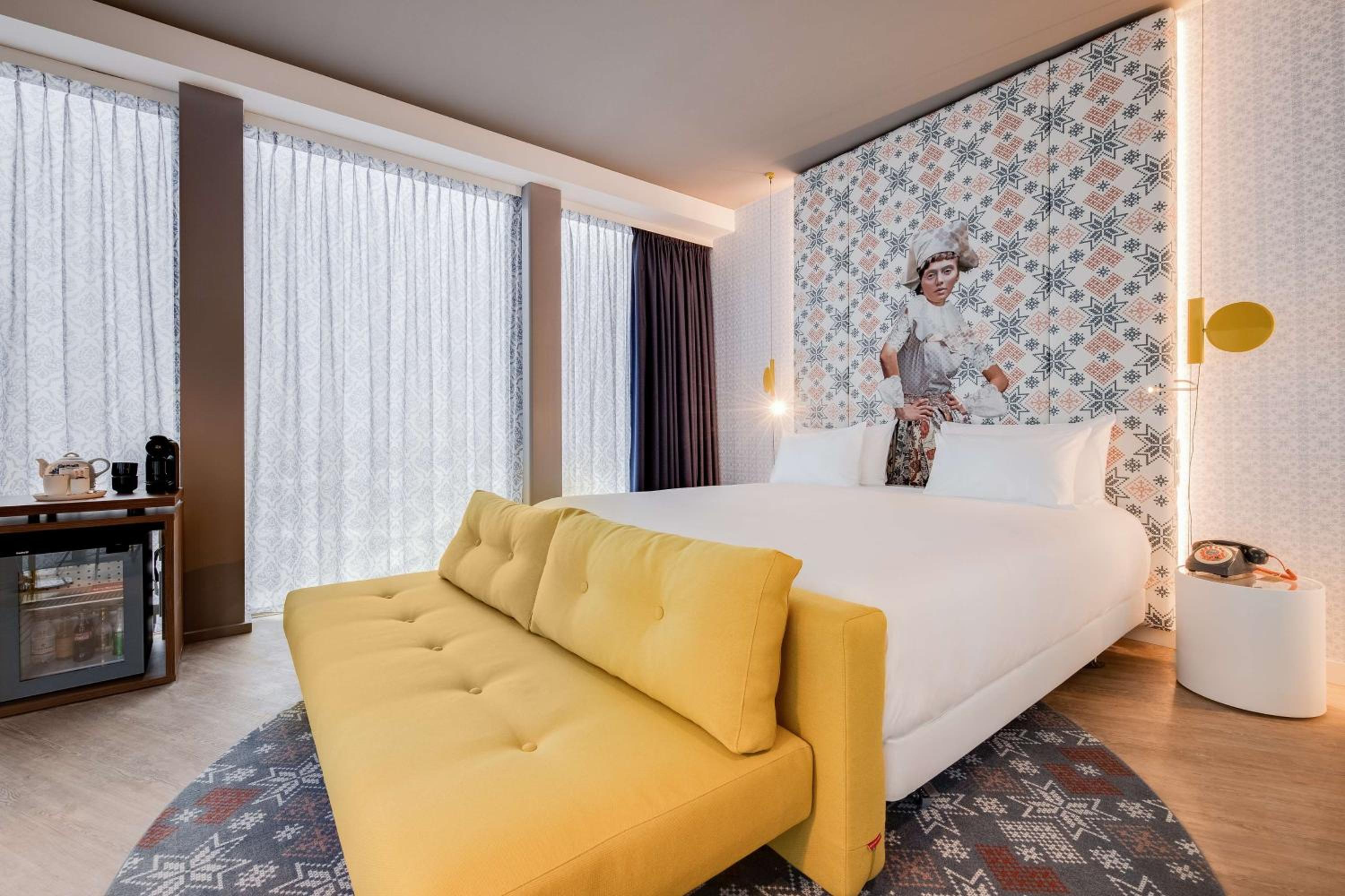 nhow Premium Double Room with View - Photo 10