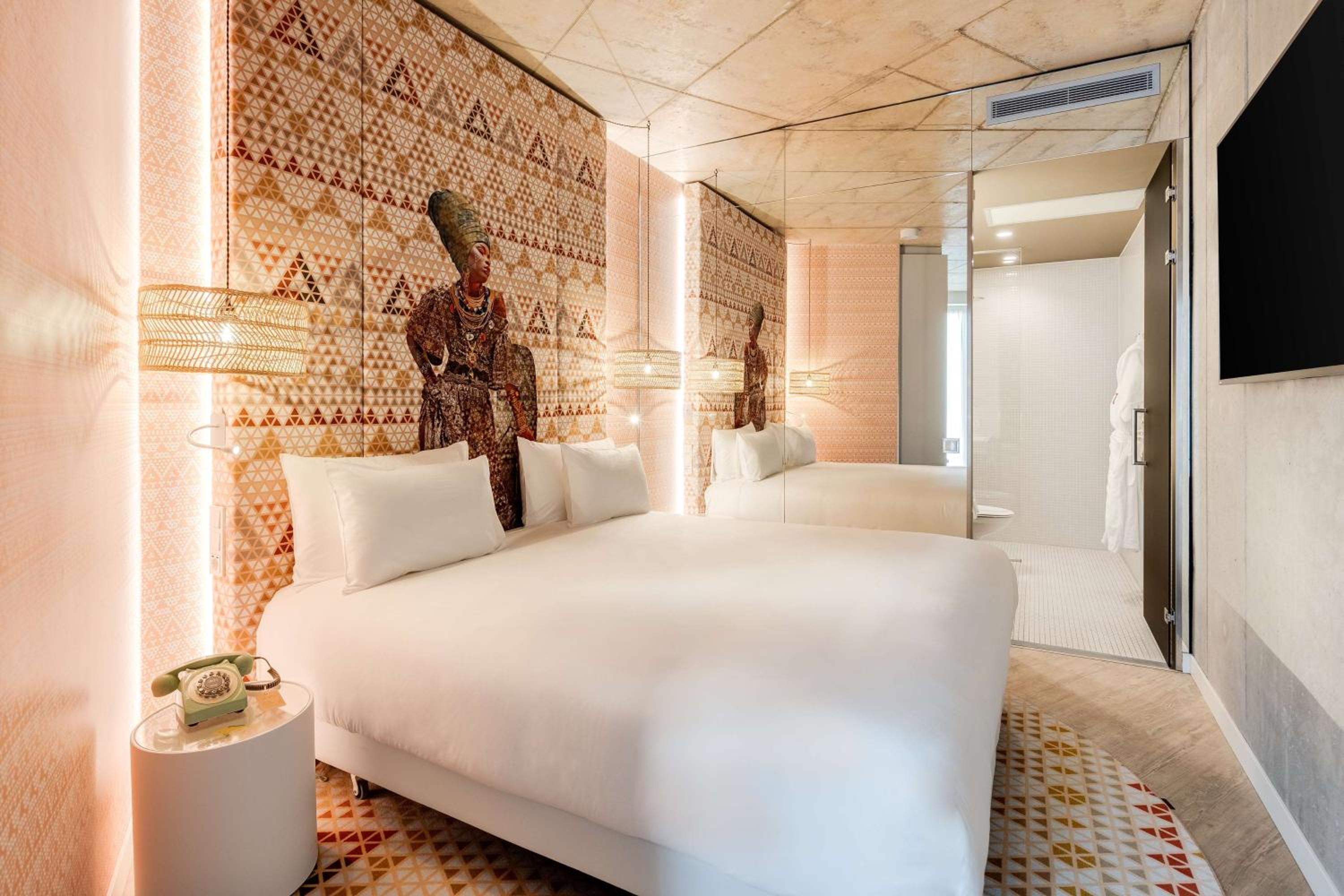 nhow Premium Double Room with View - Photo 16