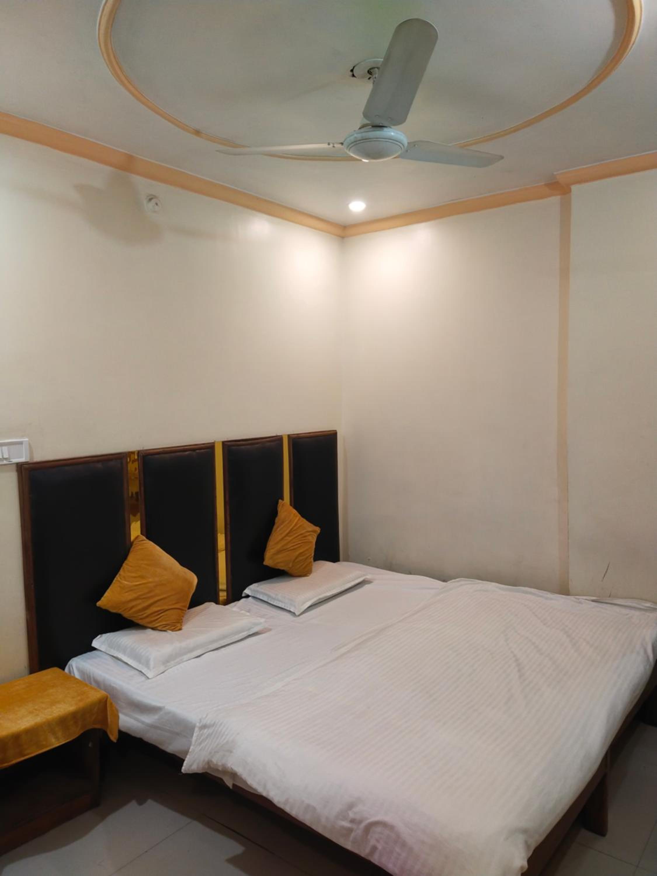 Budget Double Room photo 2