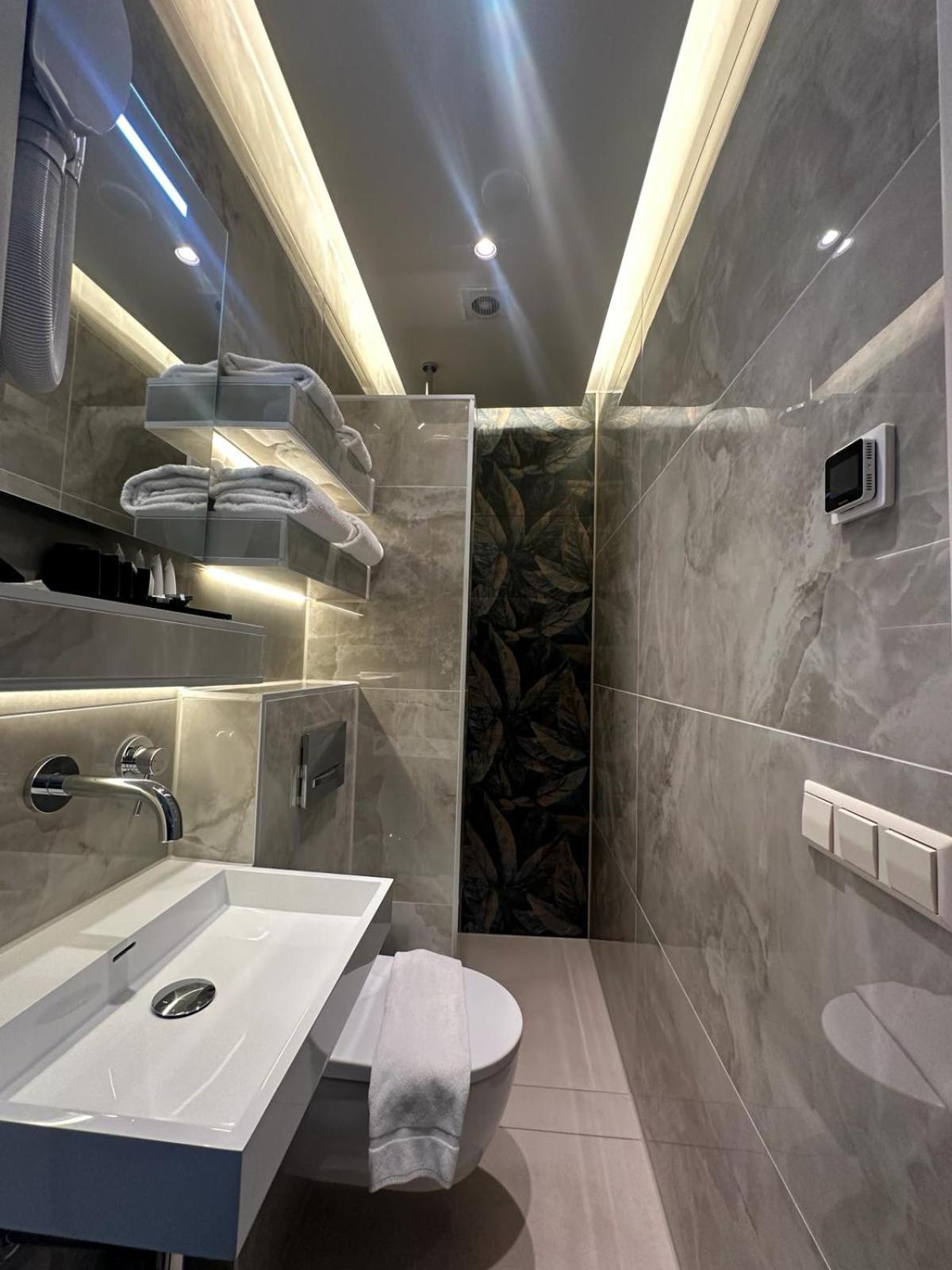 Small Twin Room with balcony photo 2