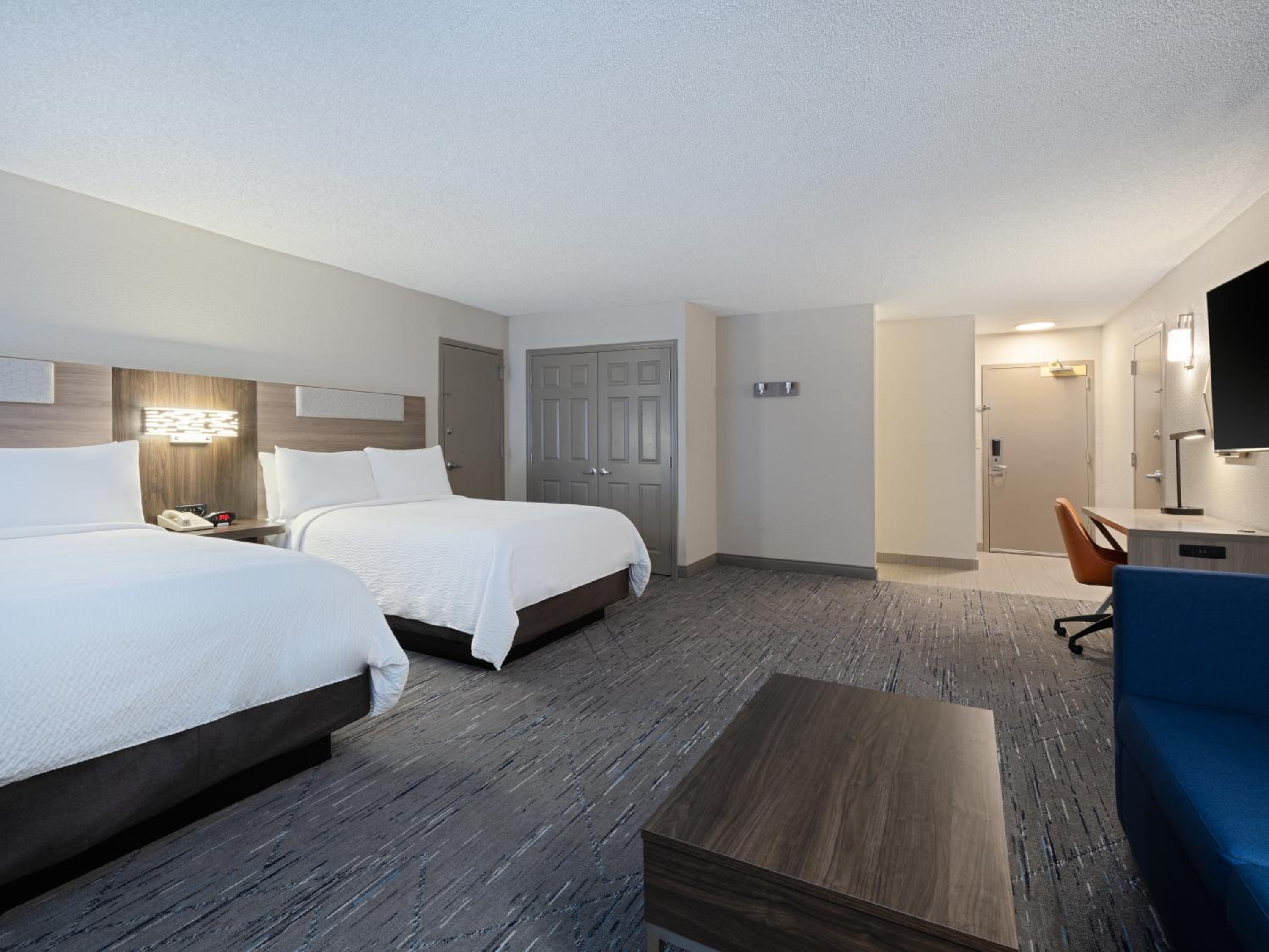Double Suite - Non-Smoking - Photo 1