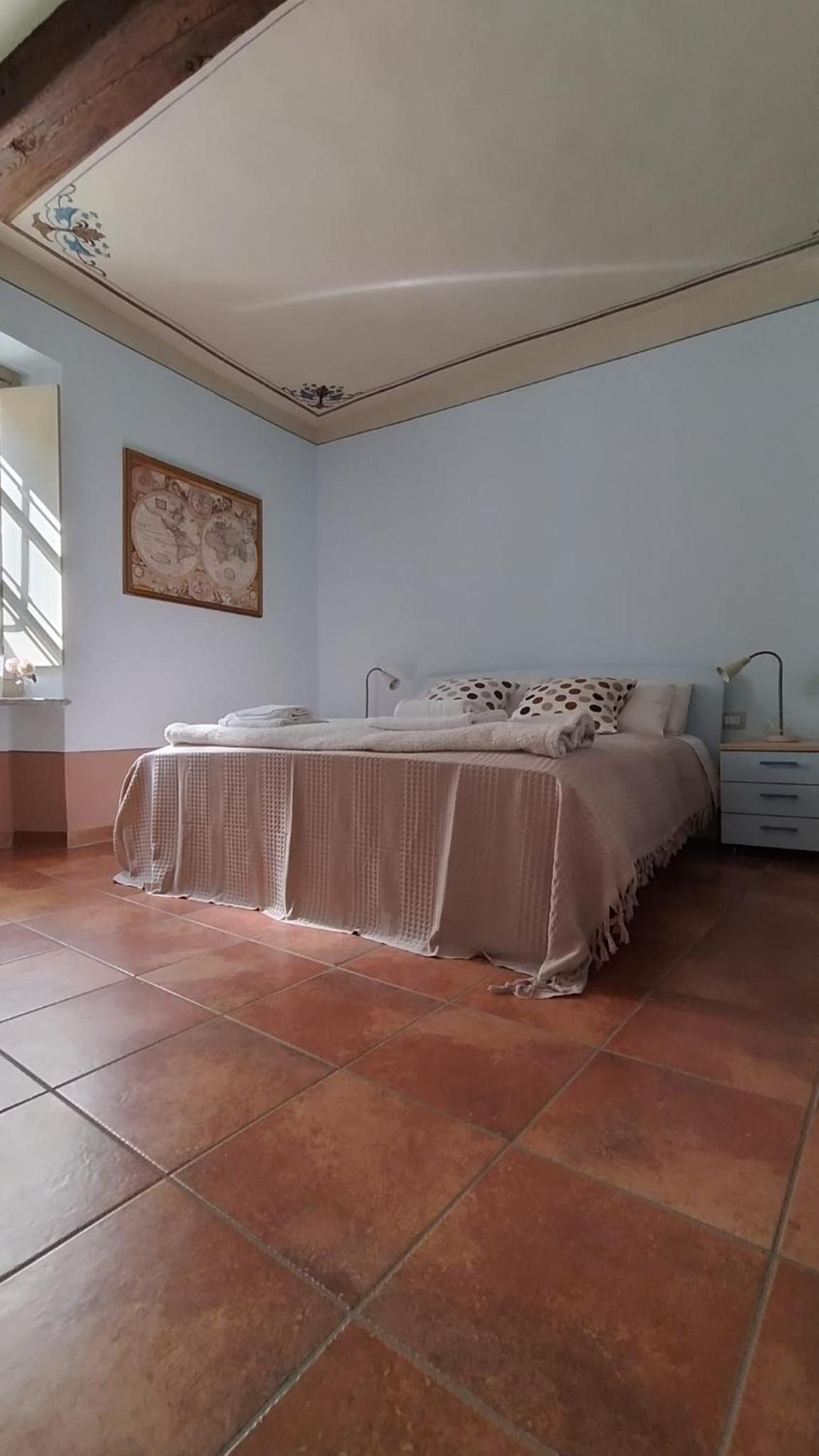 Standard Double Room with Shared Bathroom photo 3