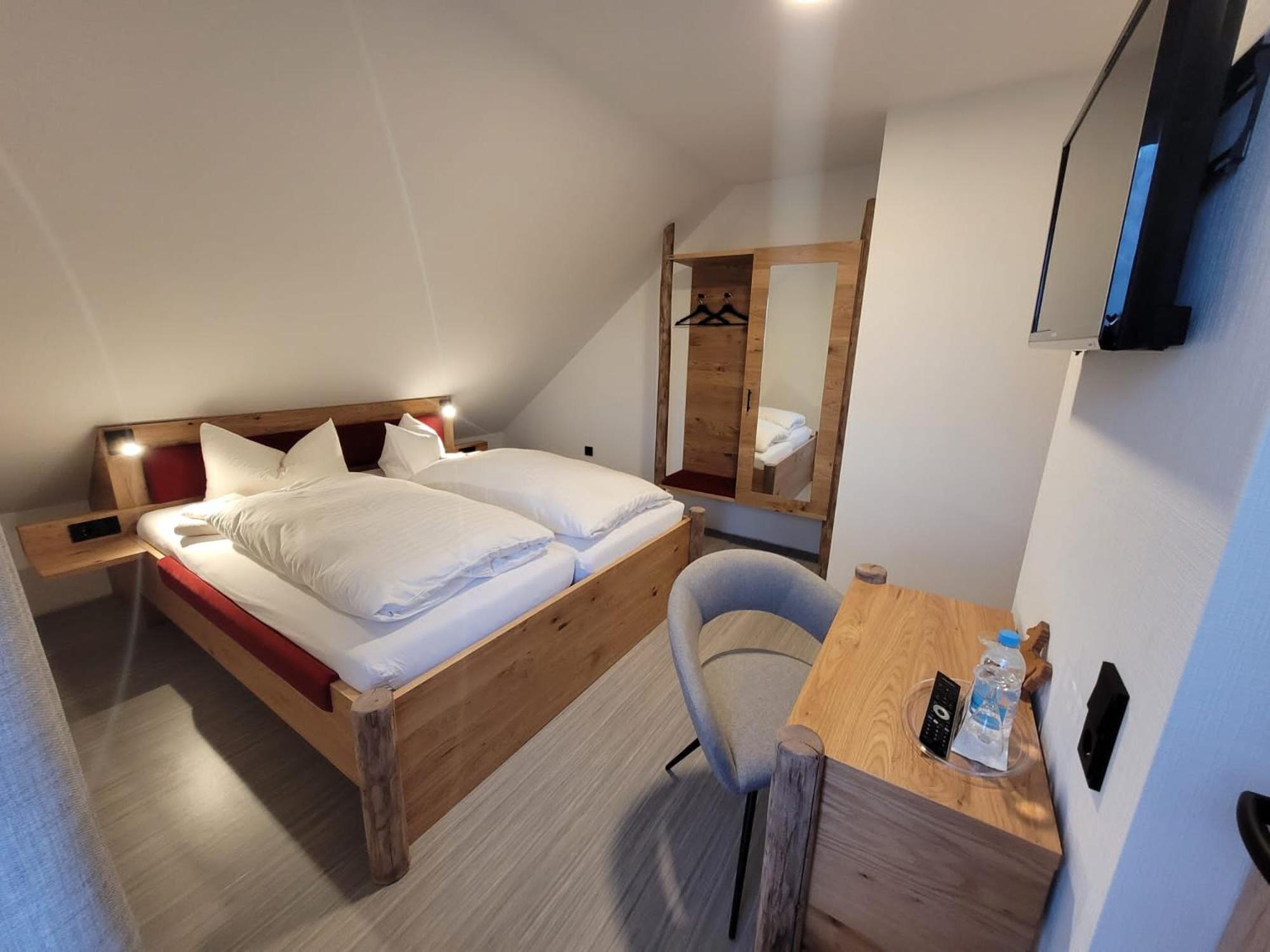 Double Room - Photo 4