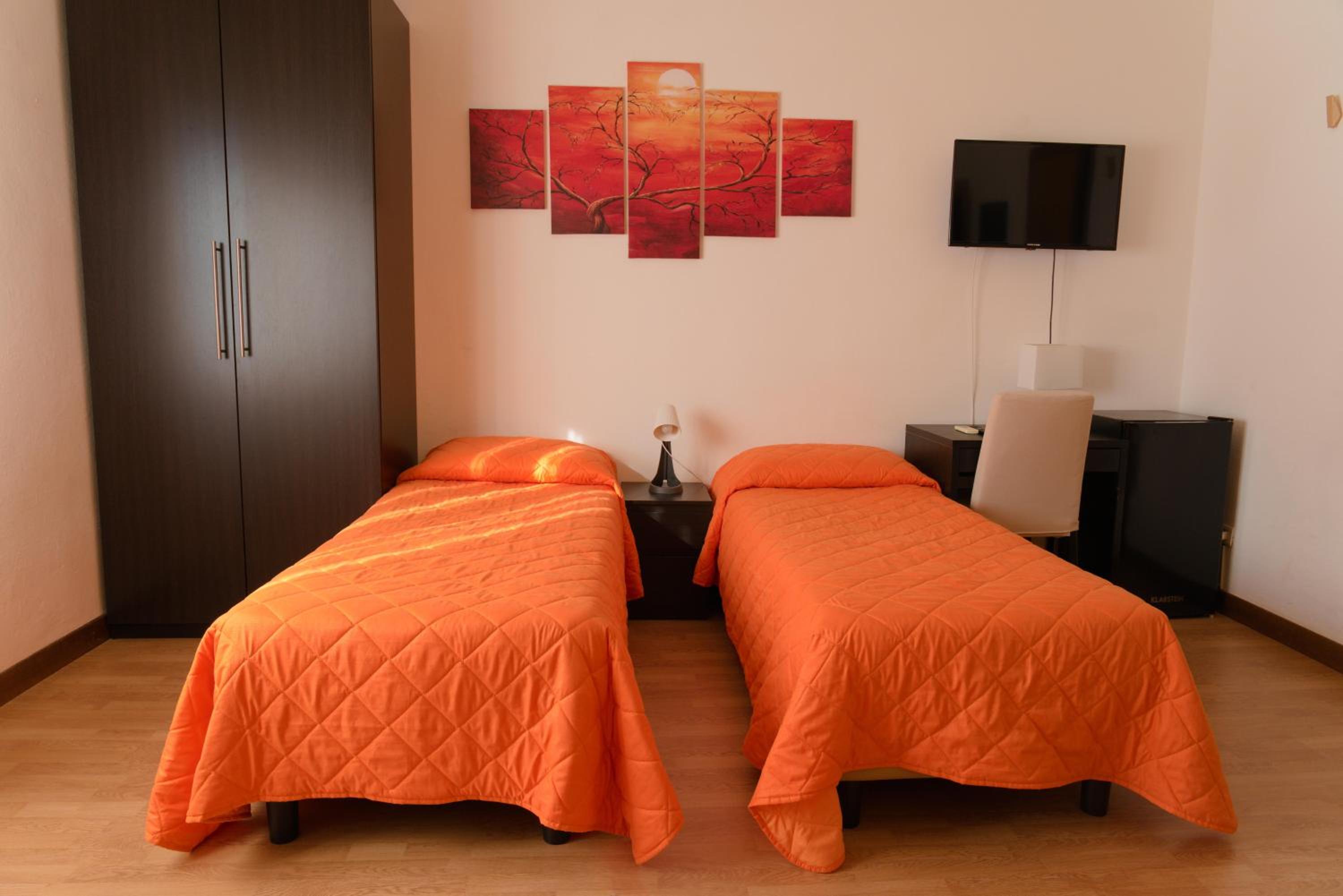 Double or Twin Room - Photo 2