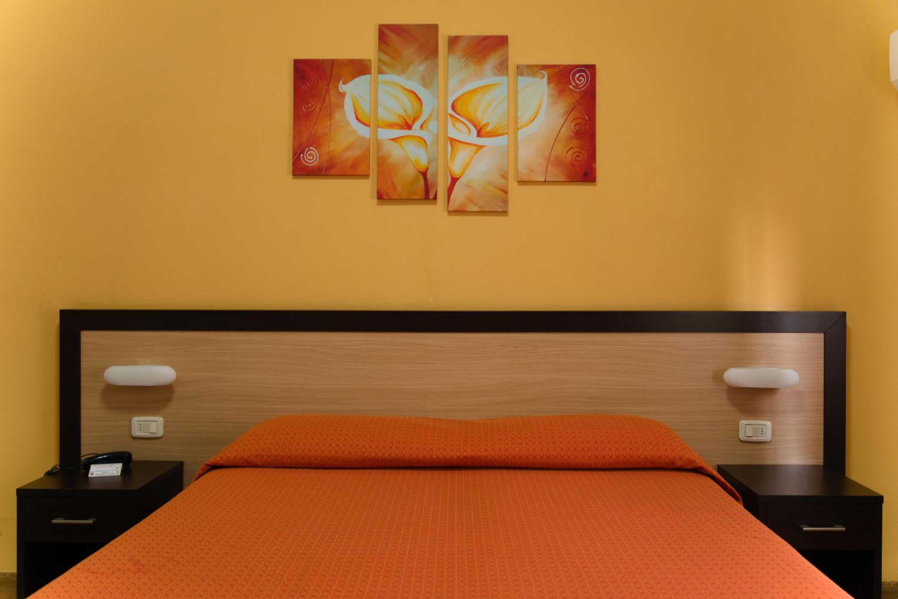 Double or Twin Room - Photo 6