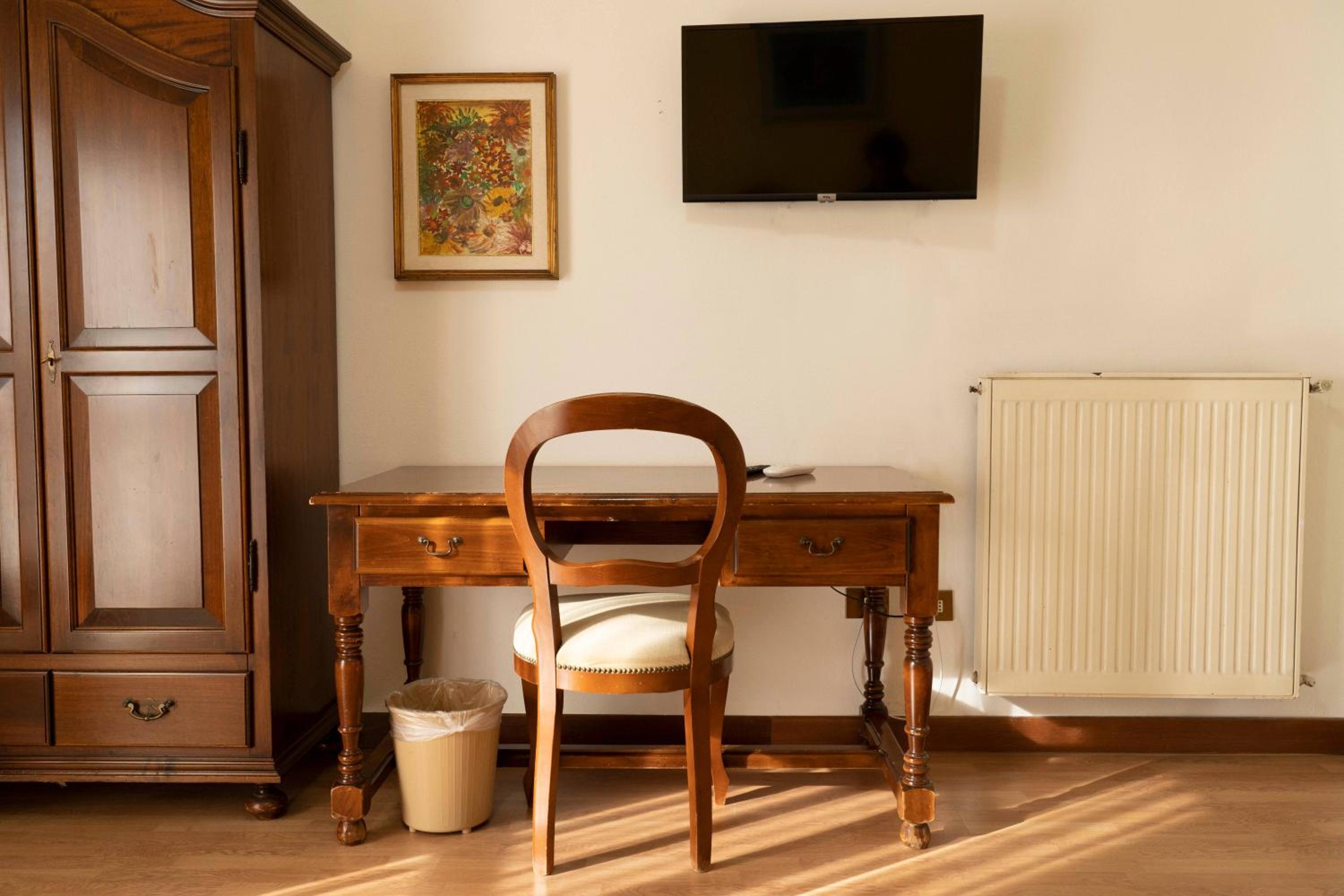 Double or Twin Room - Photo 4