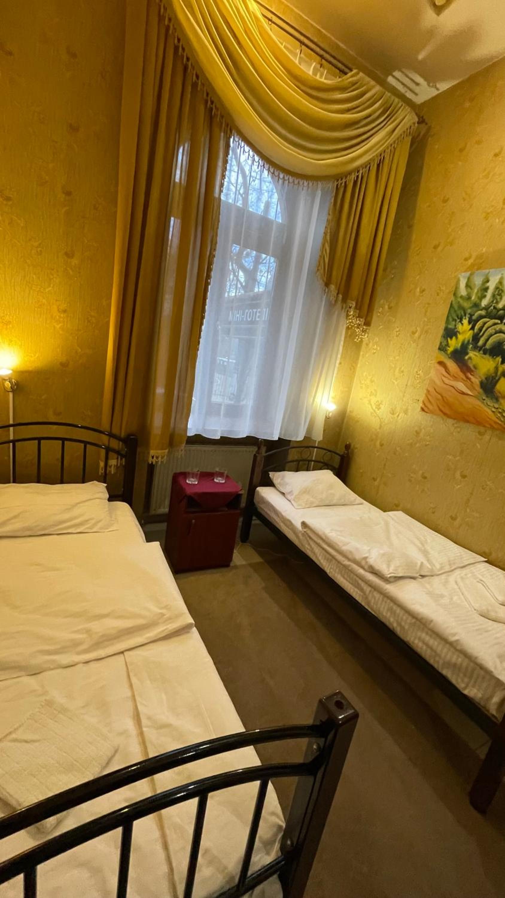 Twin Room with Private External Bathroom