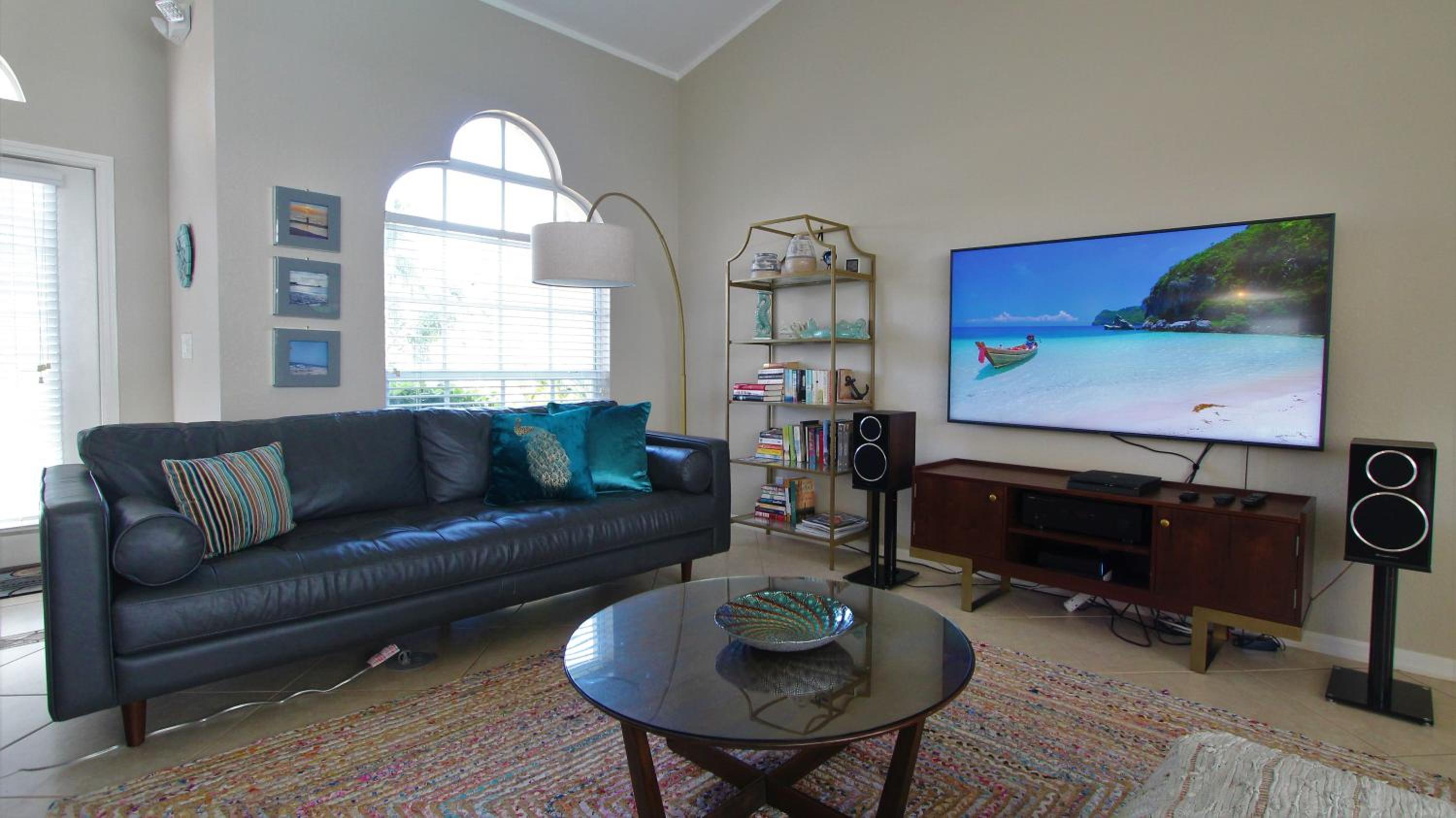 Three-Bedroom Villa photo 1