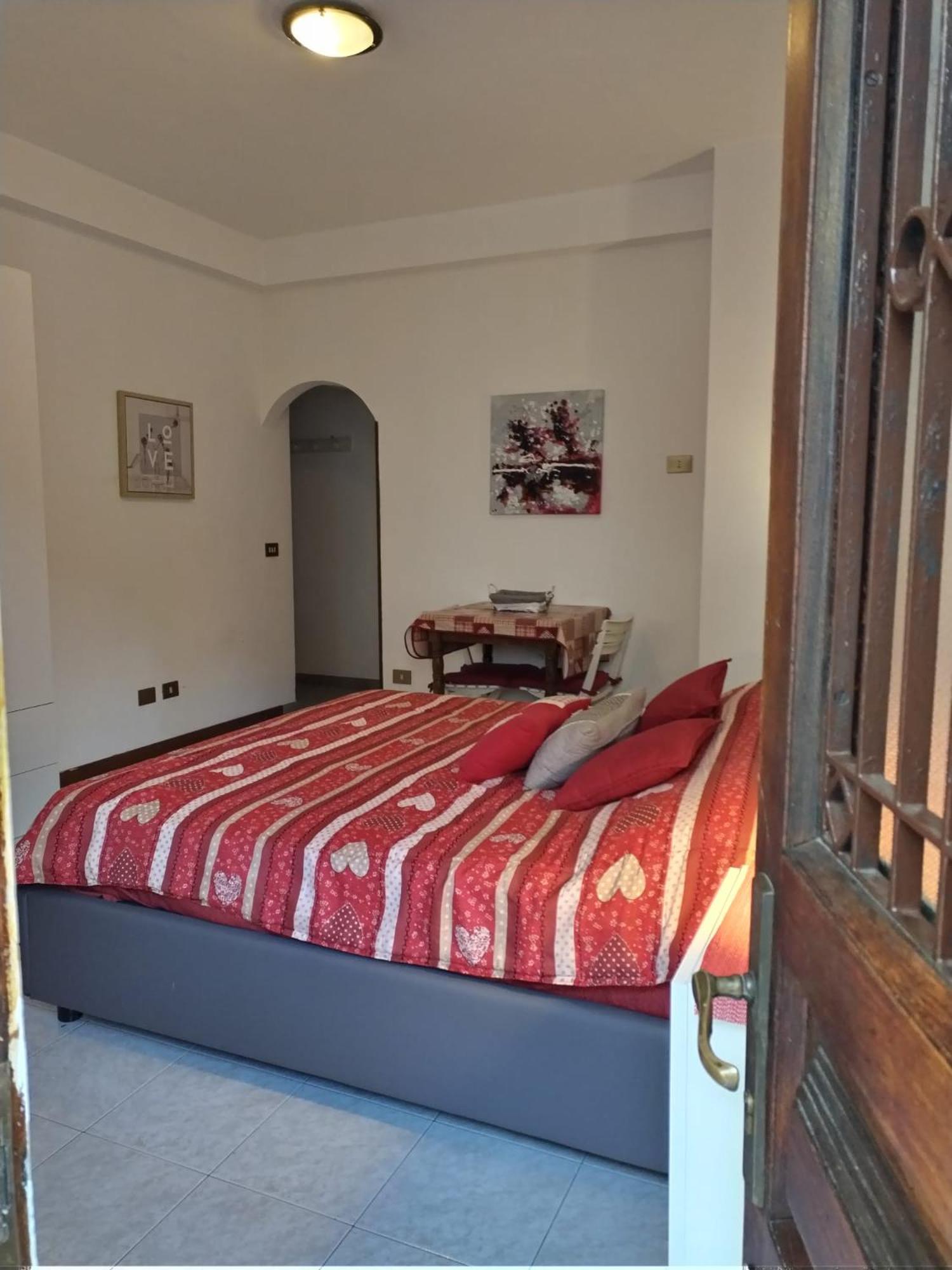 One-Bedroom House photo 1