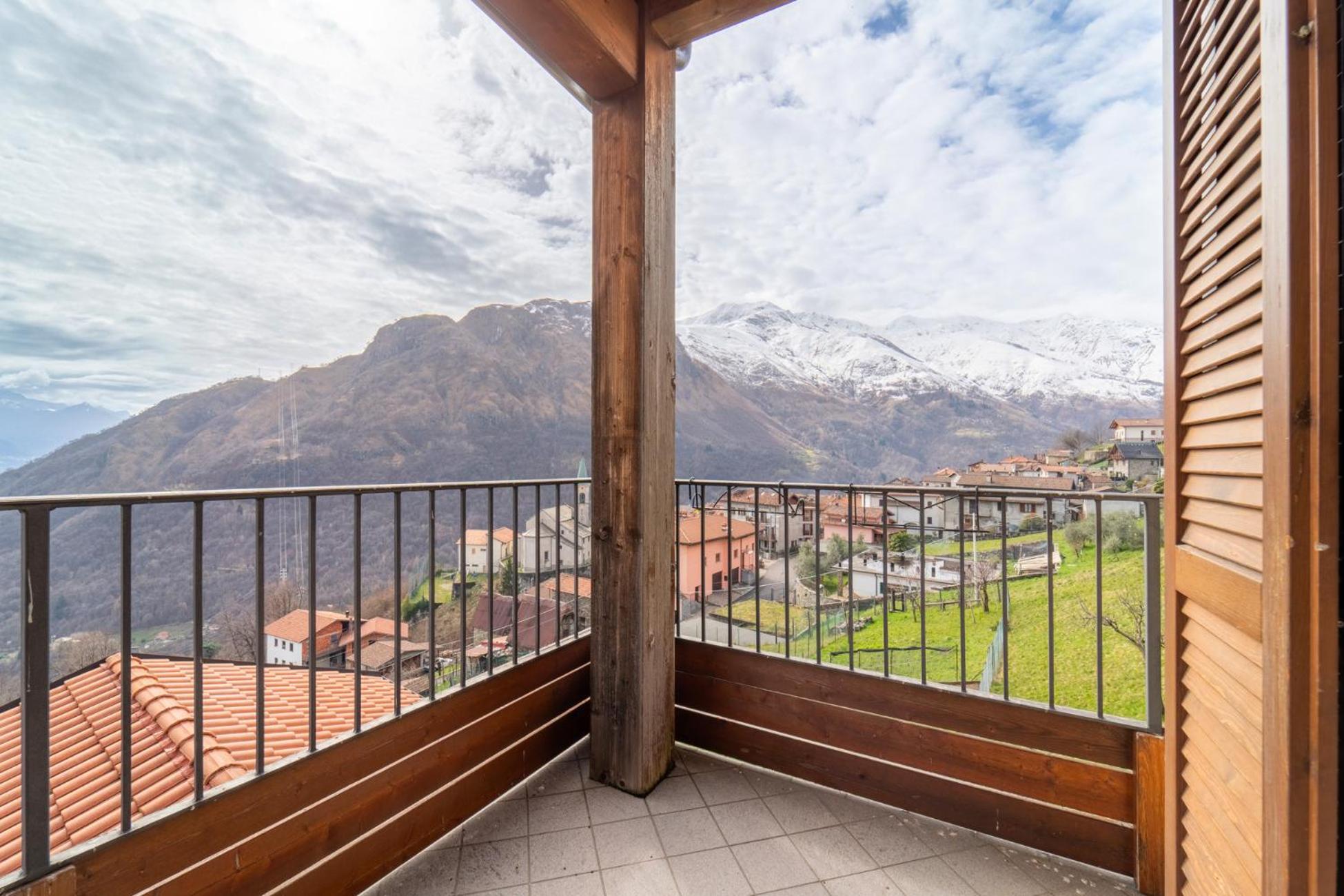 Apartment With Terrace photo 3