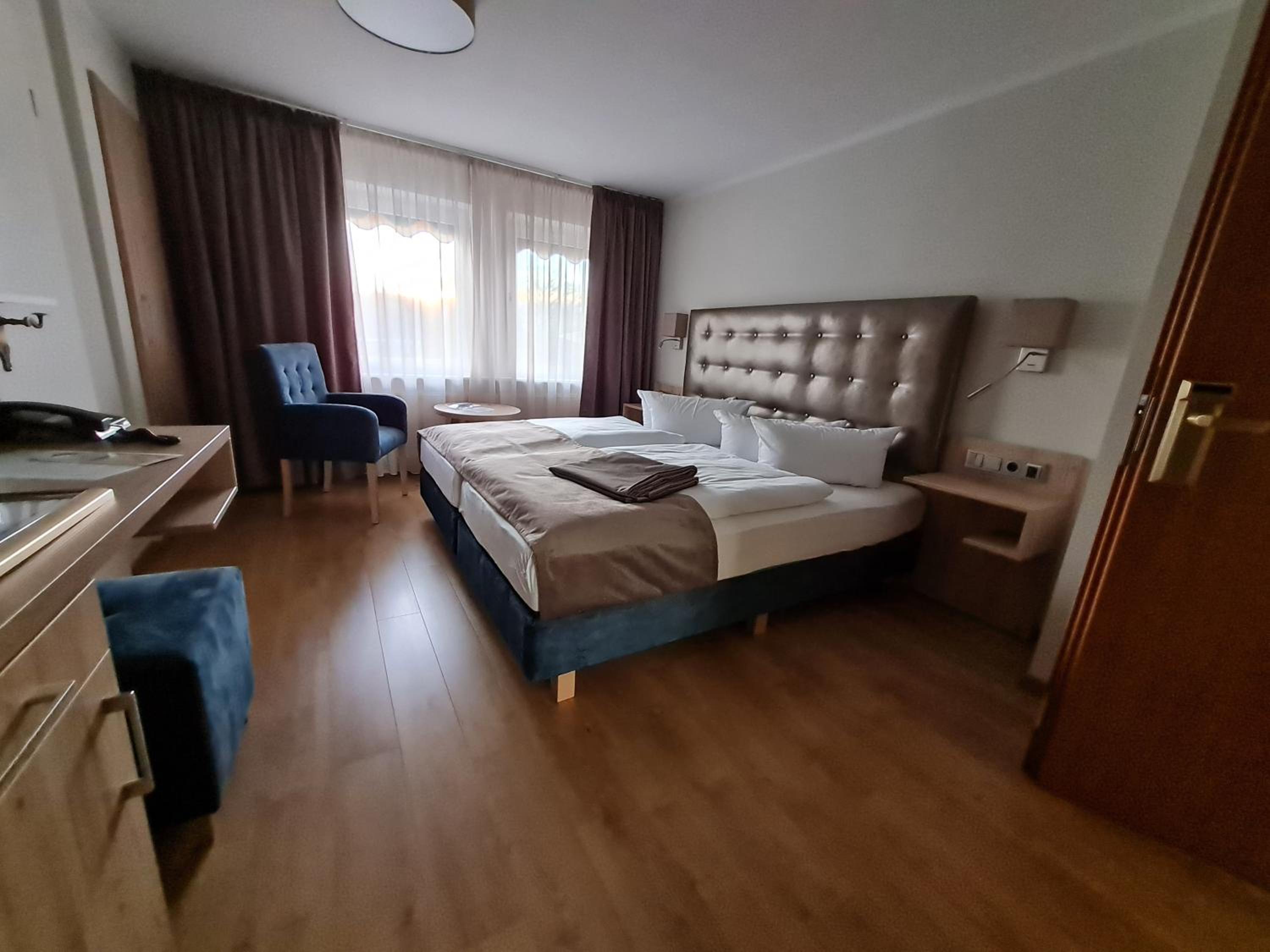Standard Double Room - Photo 21