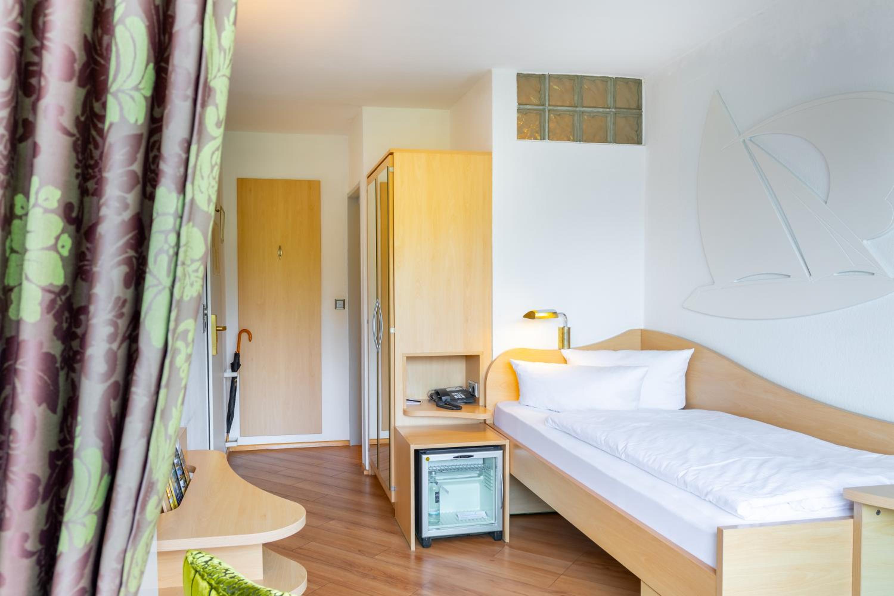  Standard Single Room photo 3