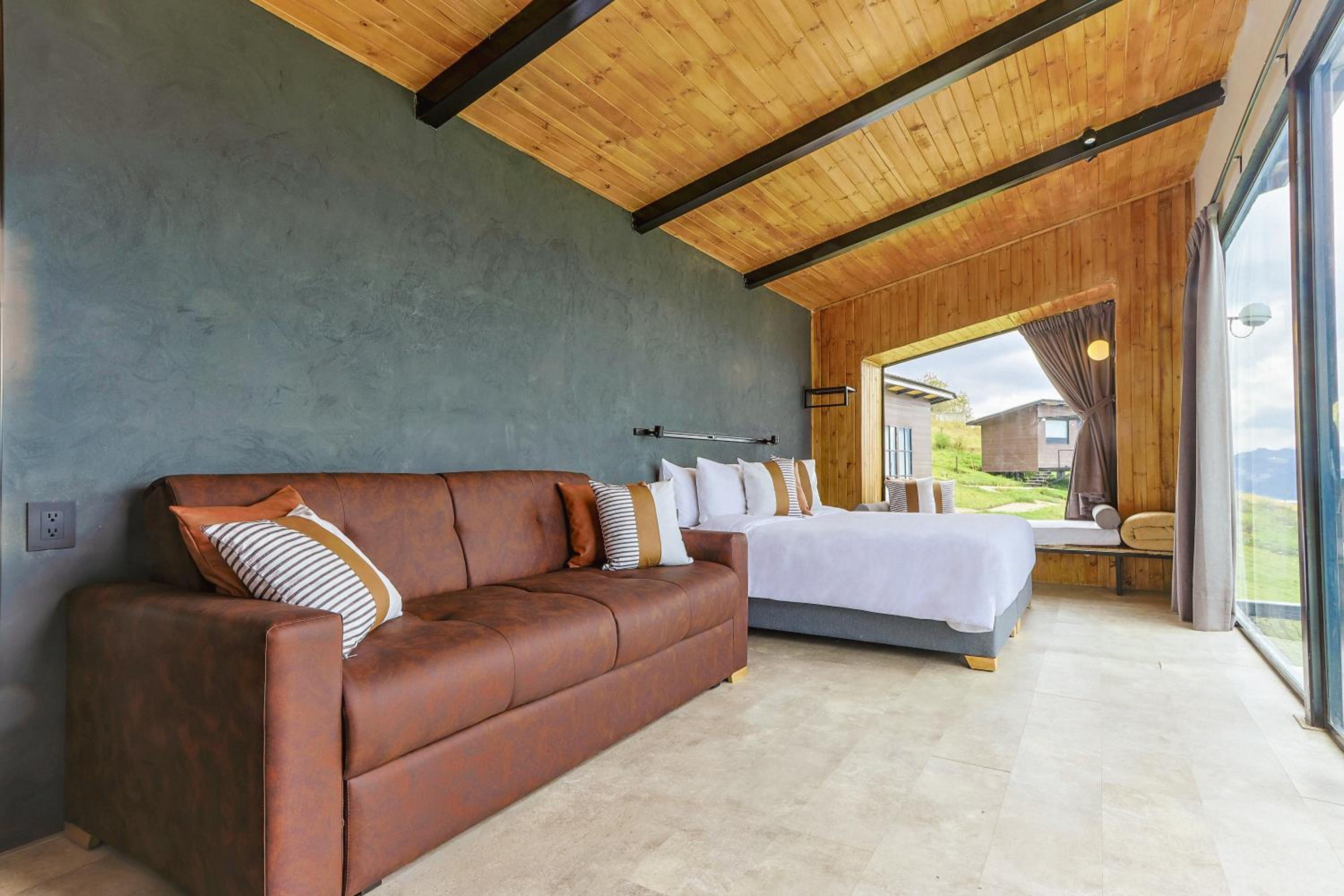 Suite with Lake View photo 2