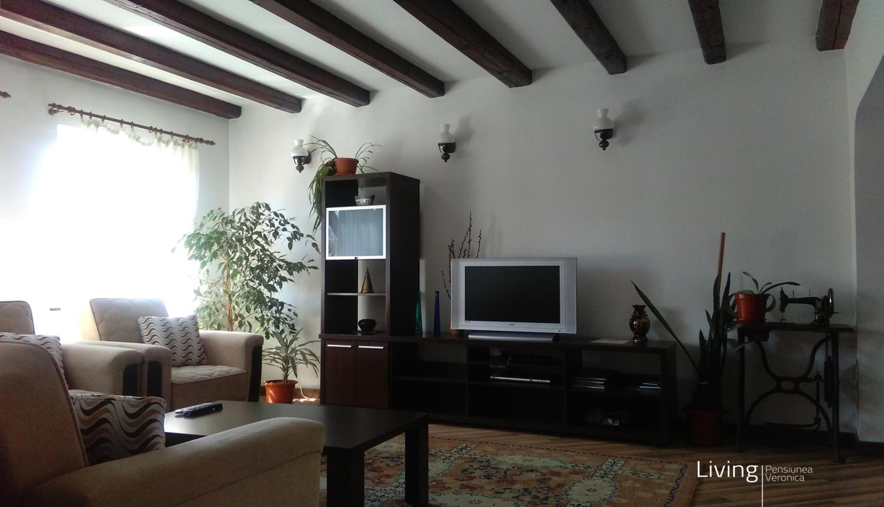 Twin Room - Photo 17