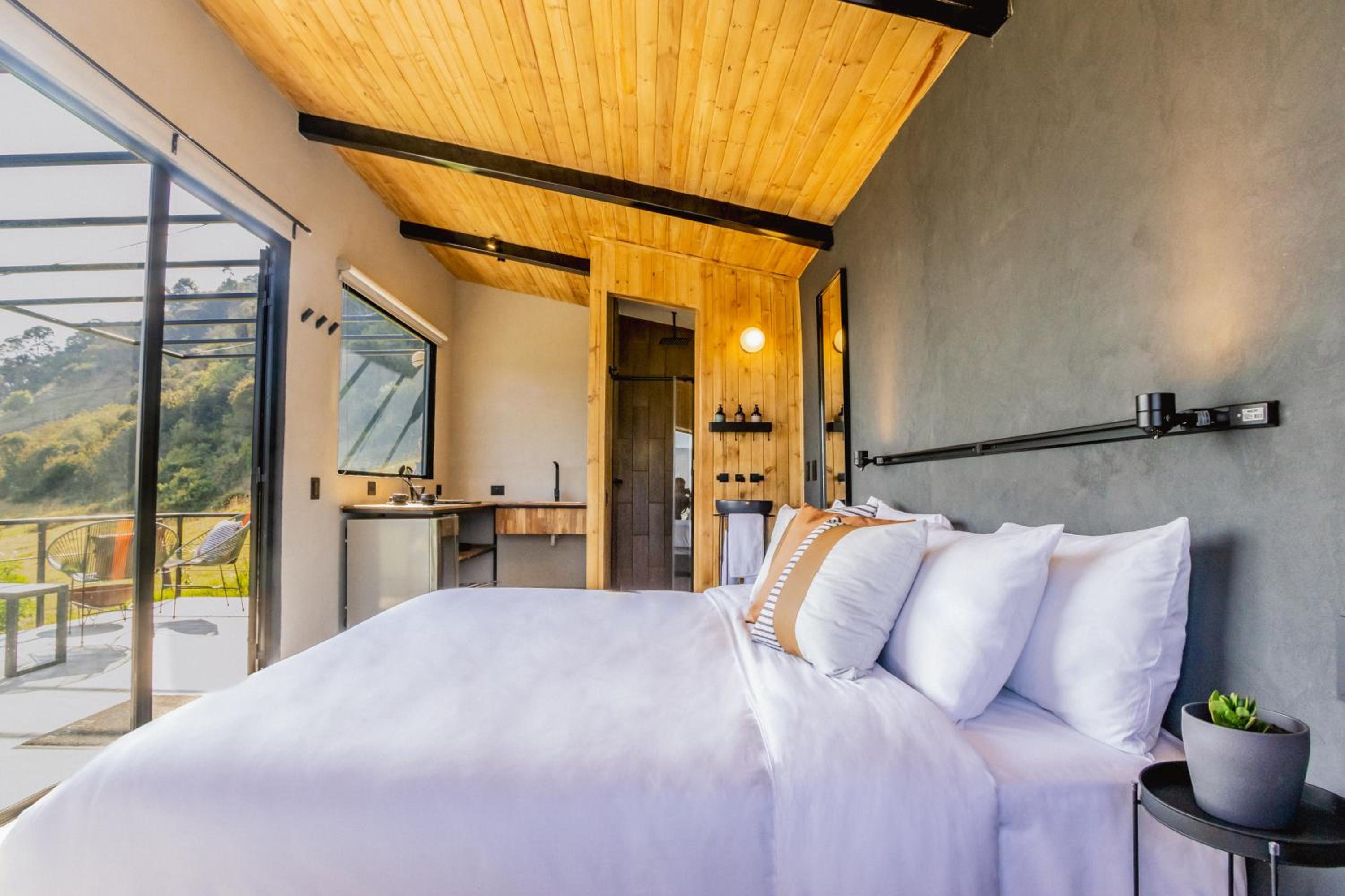 King Room with Lake View photo 3