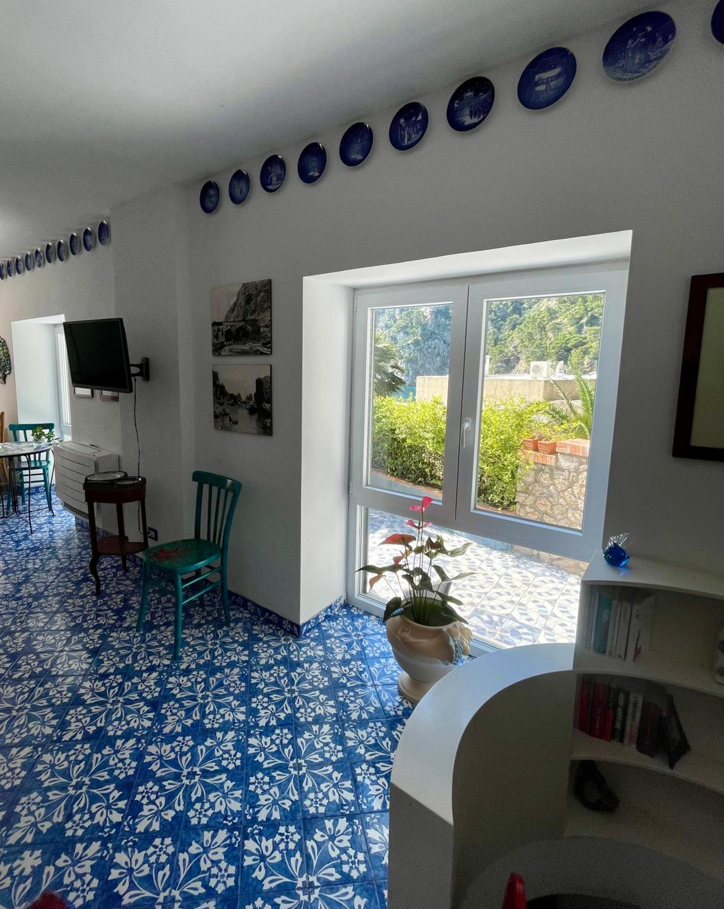 Two-Bedroom Apartment with Terrace and Sea View - Photo 31