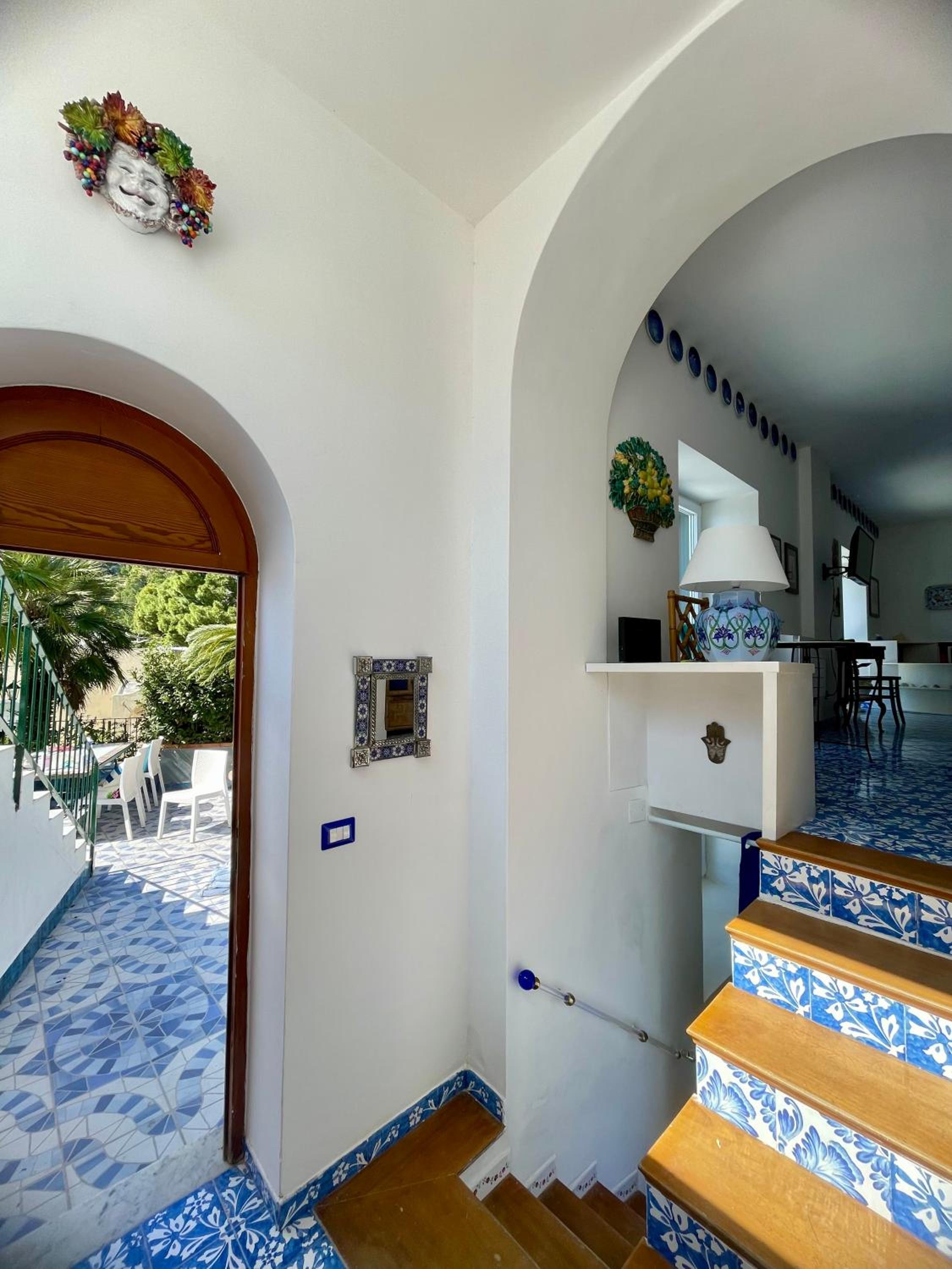 Two-Bedroom Apartment with Terrace and Sea View - Photo 32