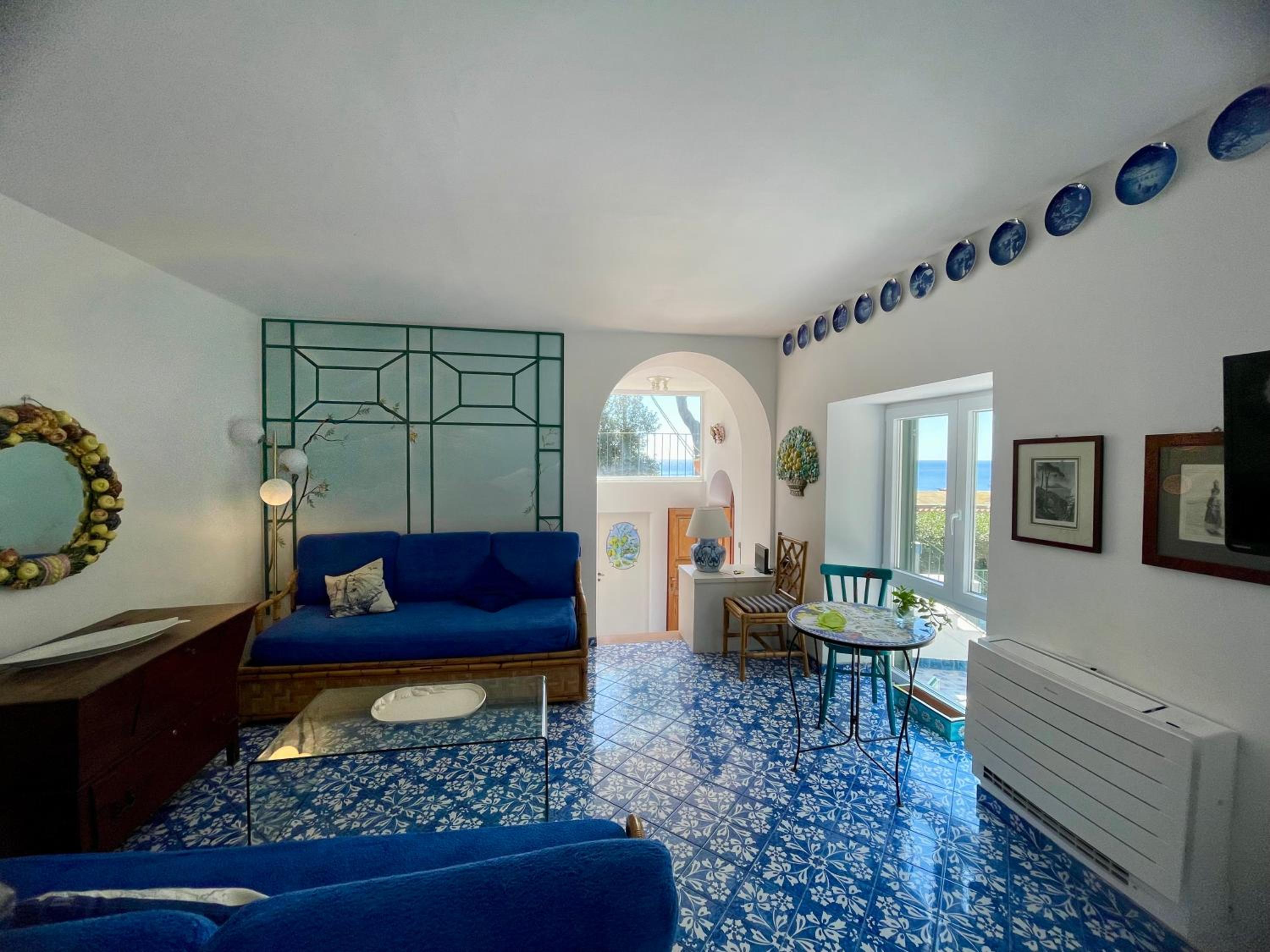 Two-Bedroom Apartment with Terrace and Sea View - Photo 1