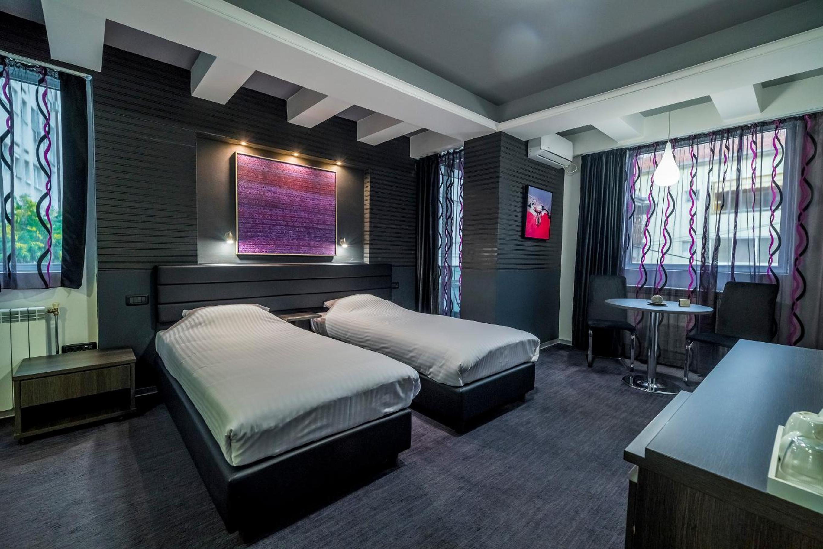 Deluxe Double or Twin Room - Photo 7